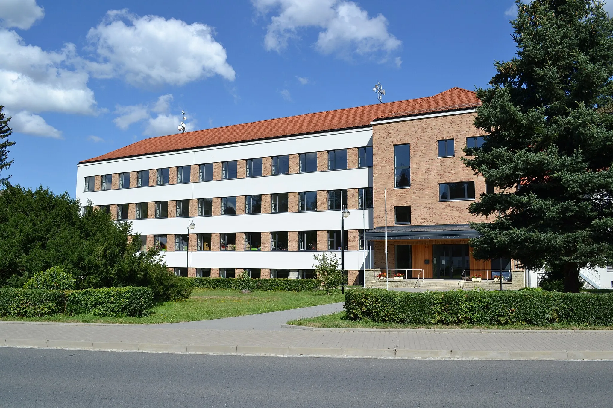 Photo showing: Nový Hrozenkov - základní škola