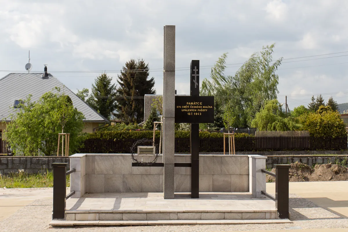 Photo showing: Monument dedicated to victims from Český Malín