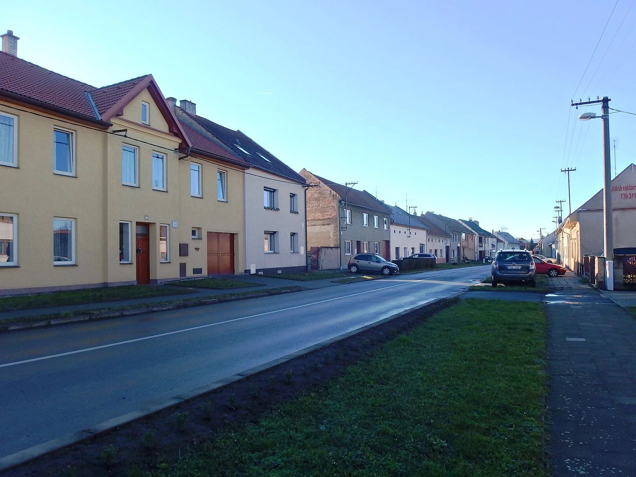 Photo showing: Otrokovice, Zlín District, Czechia. Part Kvítkovice, Bartošova Street.