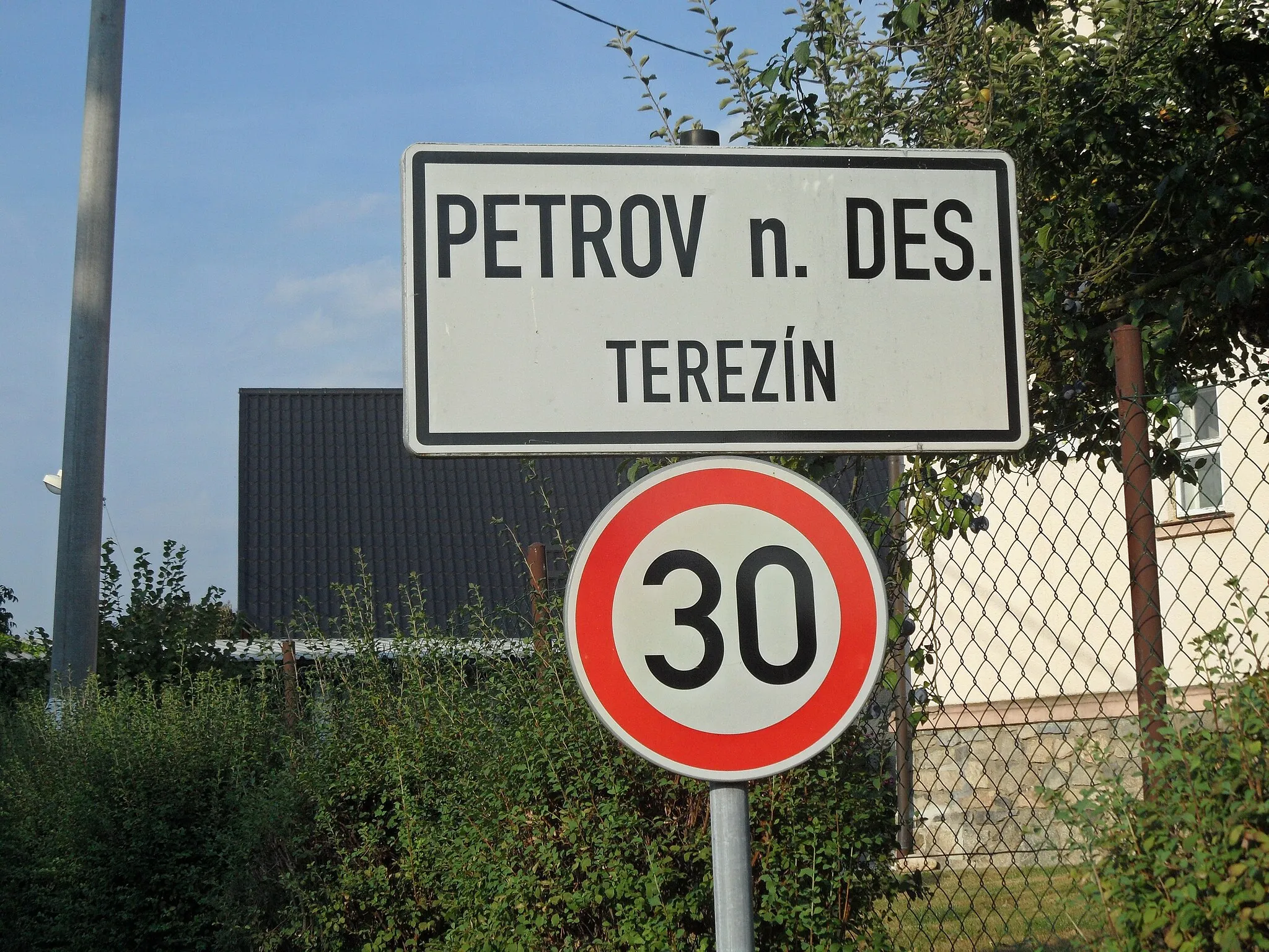 Photo showing: Terezín (Petrov nad Desnou): Road to Village (from Rápotín railway station). Šumperk District, the Czech Republic