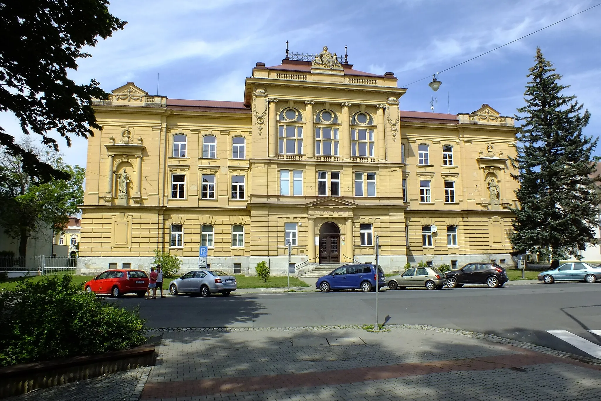 Photo showing: Obchodní Akademie