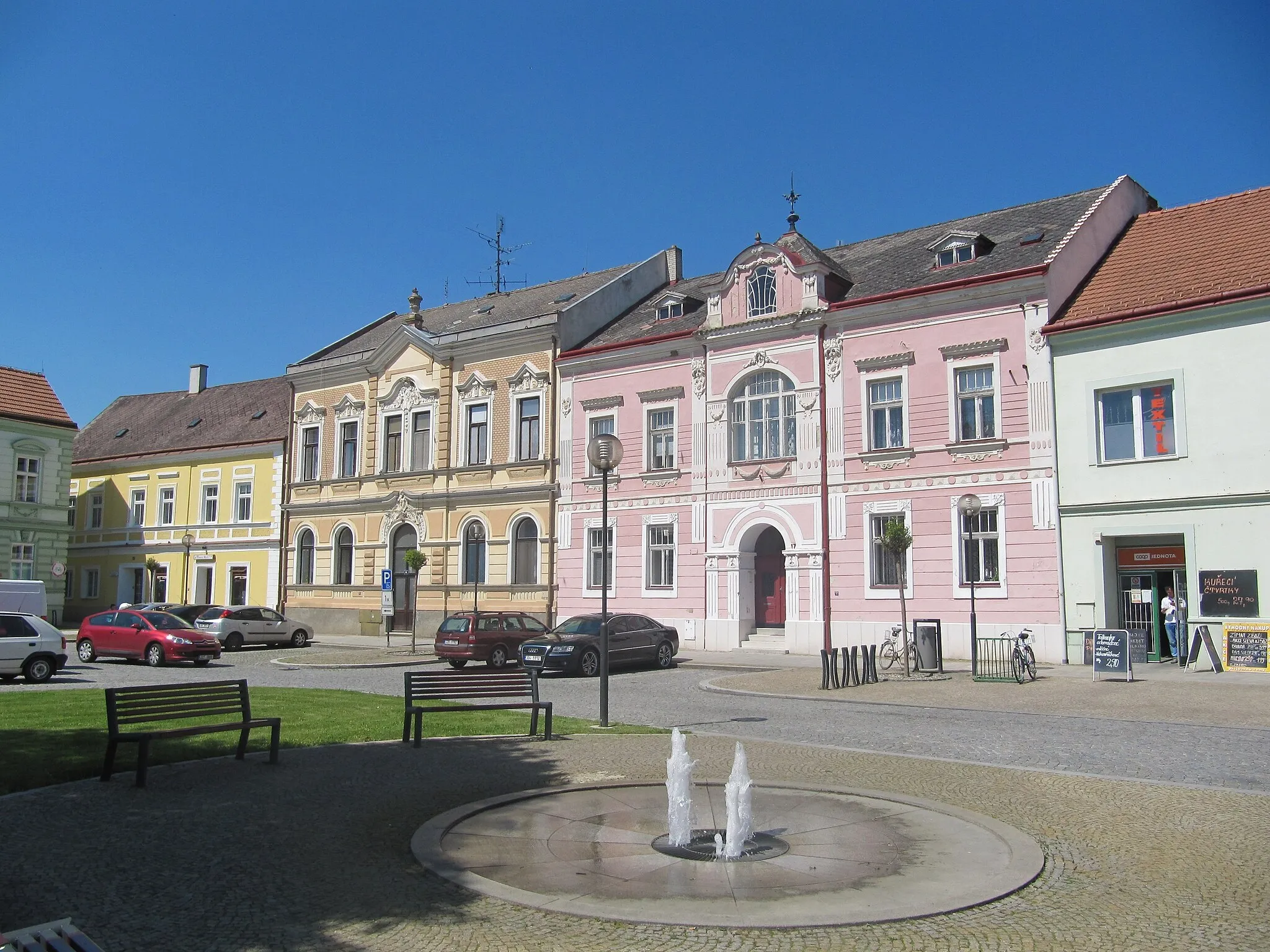 Photo showing: Uherský Ostroh in Uherské Hradiště District, Czech Republic. Náměstí Svatého Ondřeje - square.