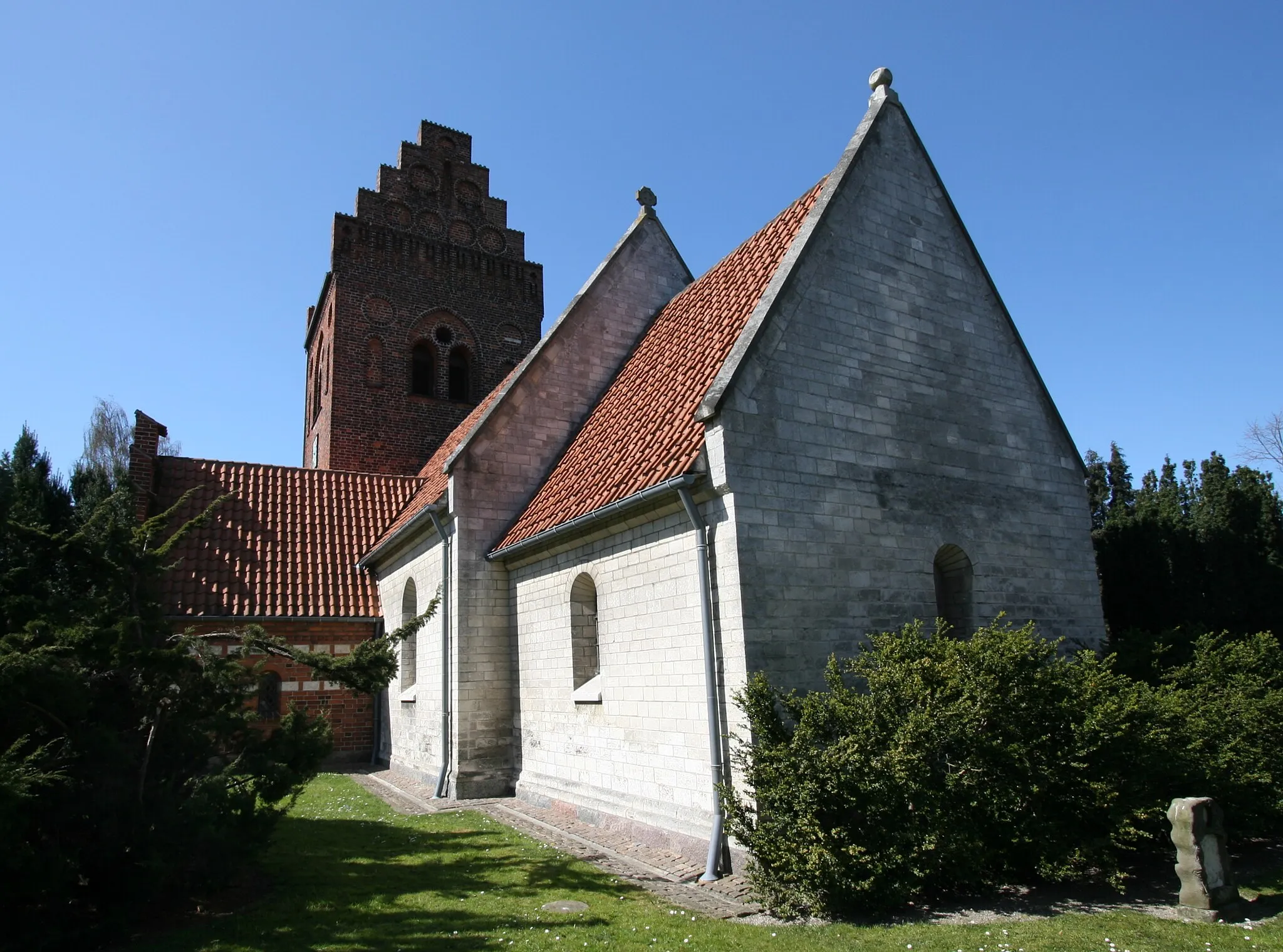 Photo showing: Brøndbyvester Kirke, Brøndbyvester, Denmark.

Brøndbyvester Kirke