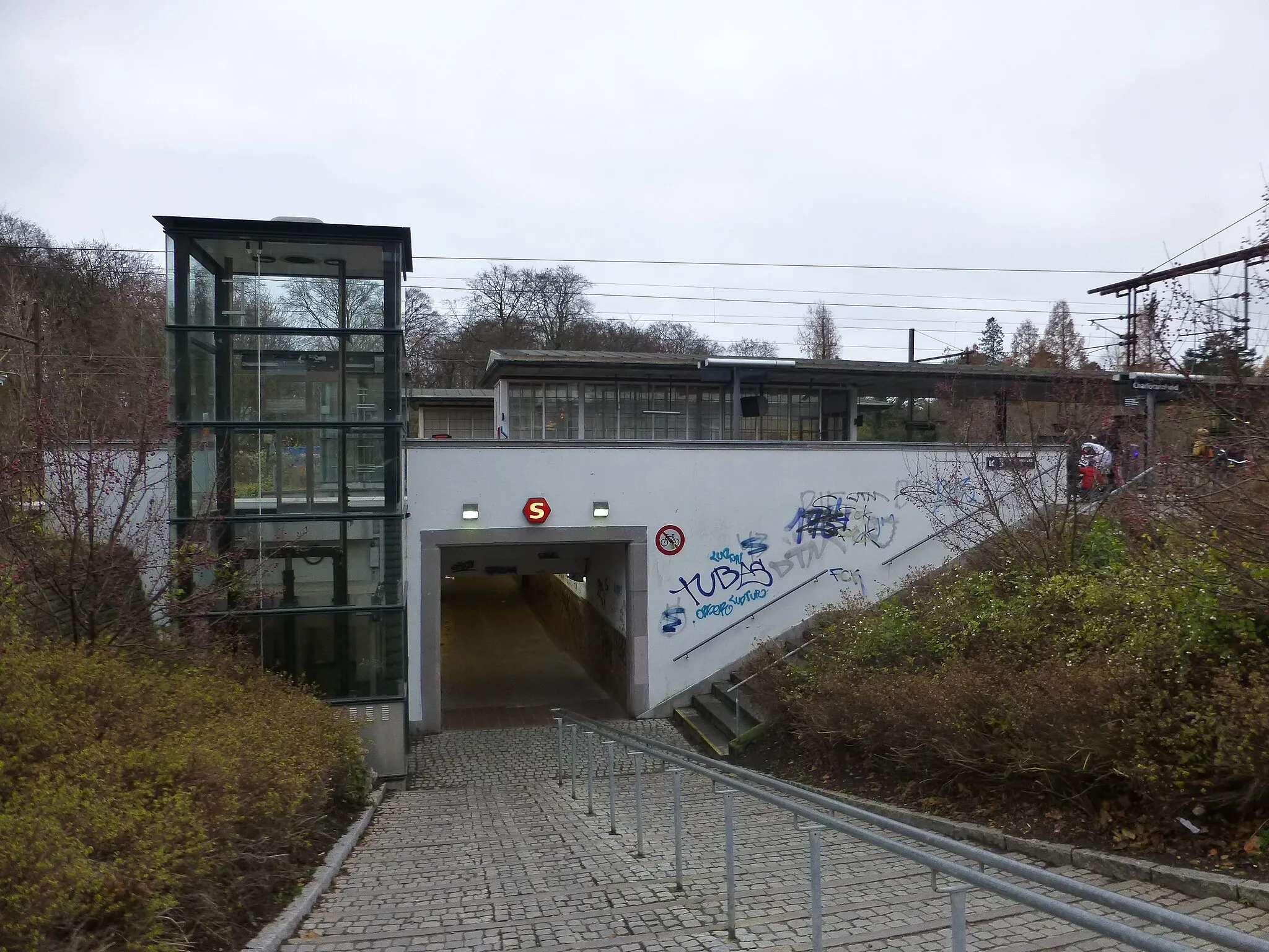 Photo showing: Charlottenlund Station, a S-train station in Copenhagen.