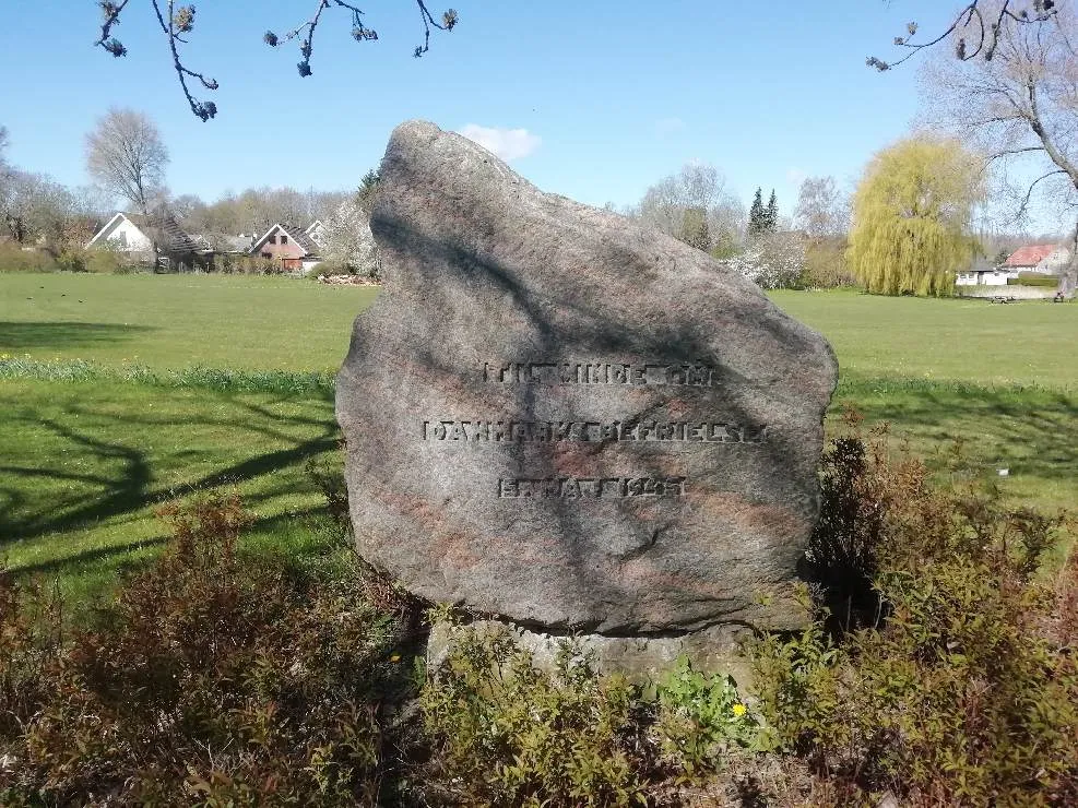 Photo showing: Befrielsesstenen i Baldersbrønde 2021