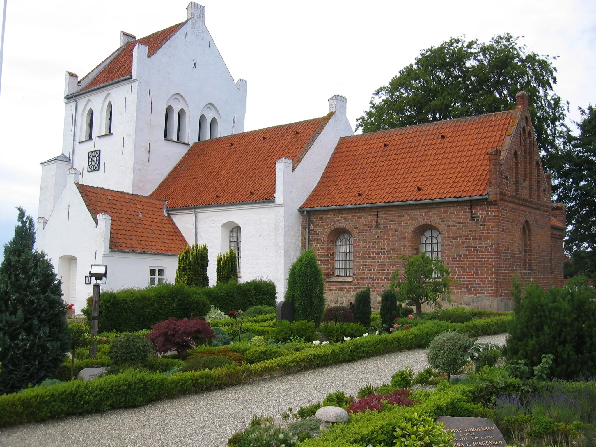Photo showing: Ramløse Church, Ramløse parish, Holbo Herred, Frederiksborg County, Denmark.