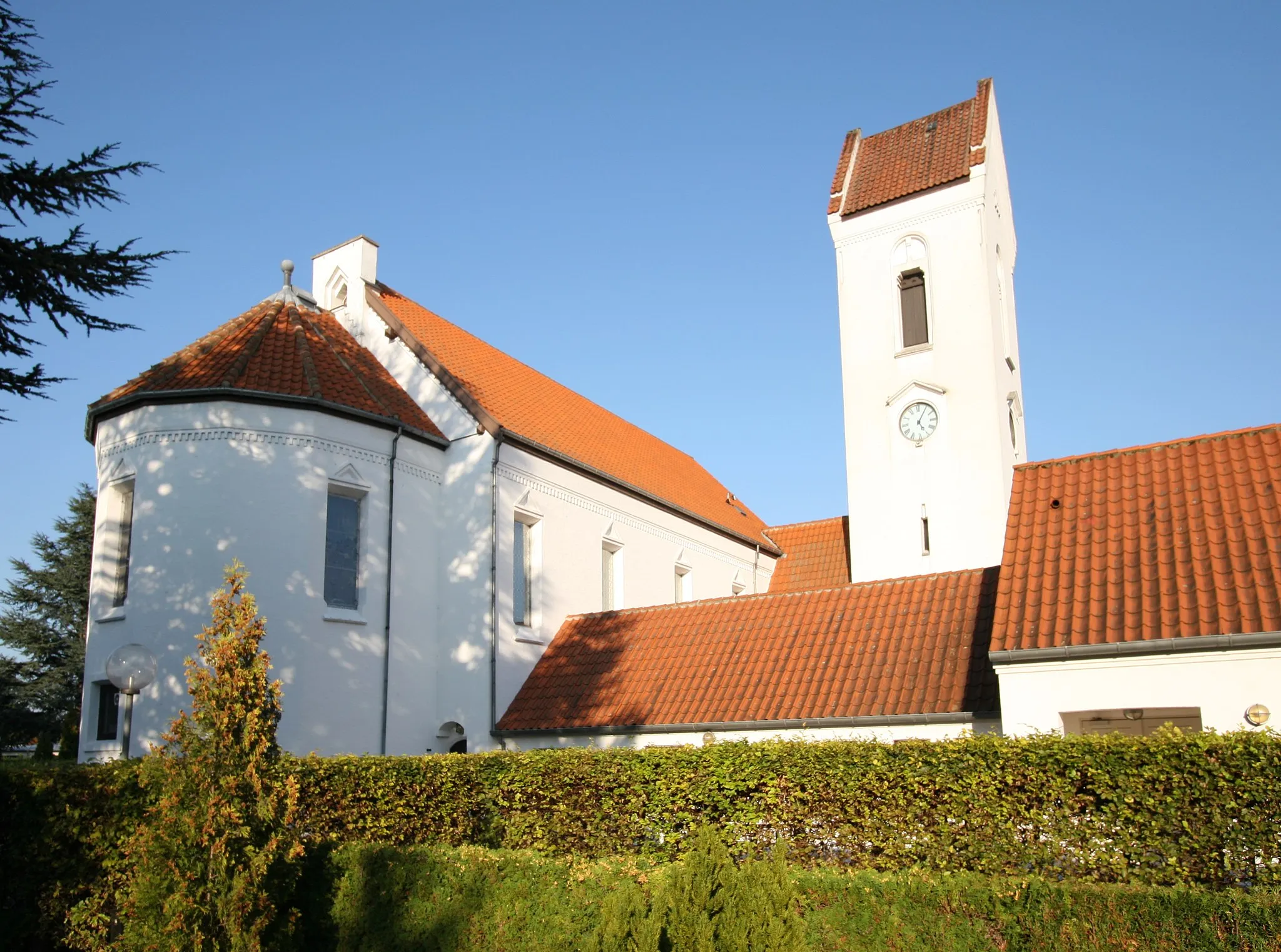 Photo showing: Taastrup Nykirke in Copenhagen County, Denmark

Exterior.