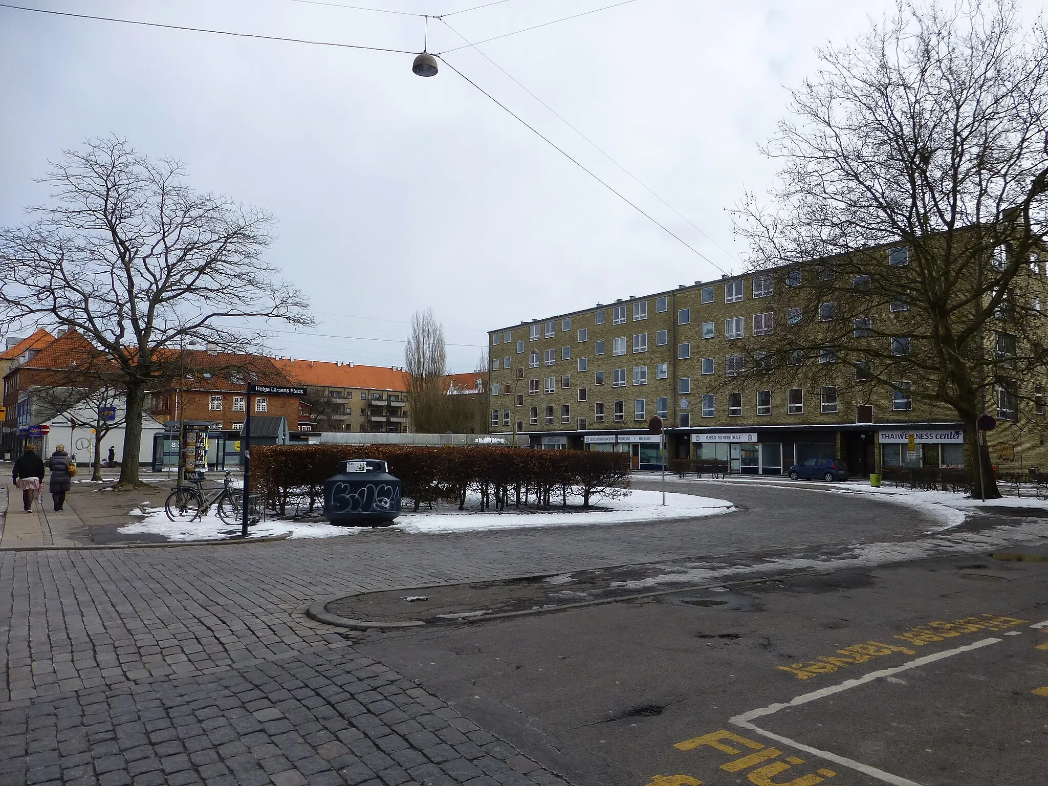 Photo showing: The square Helga Larsens Plads in Vanløse in Copenhagen.