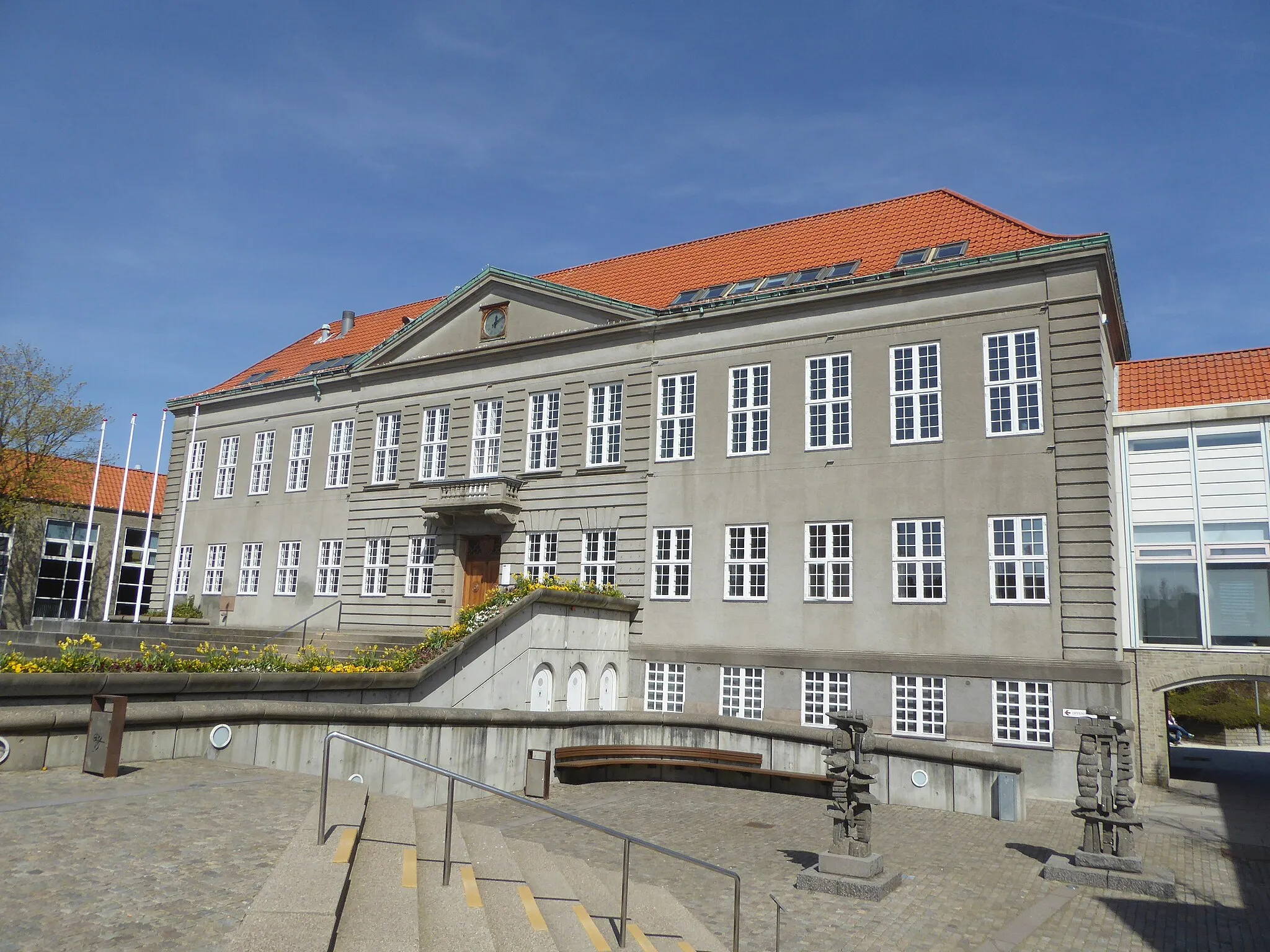 Photo showing: The town hall of Struer in Denmark.