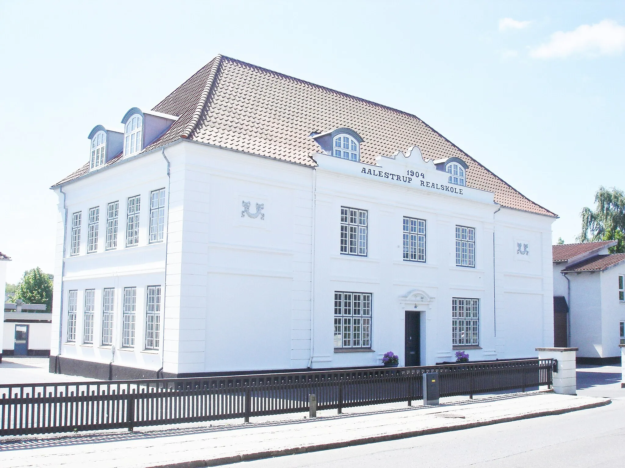 Photo showing: Aalestrup Realskole, opført 1904