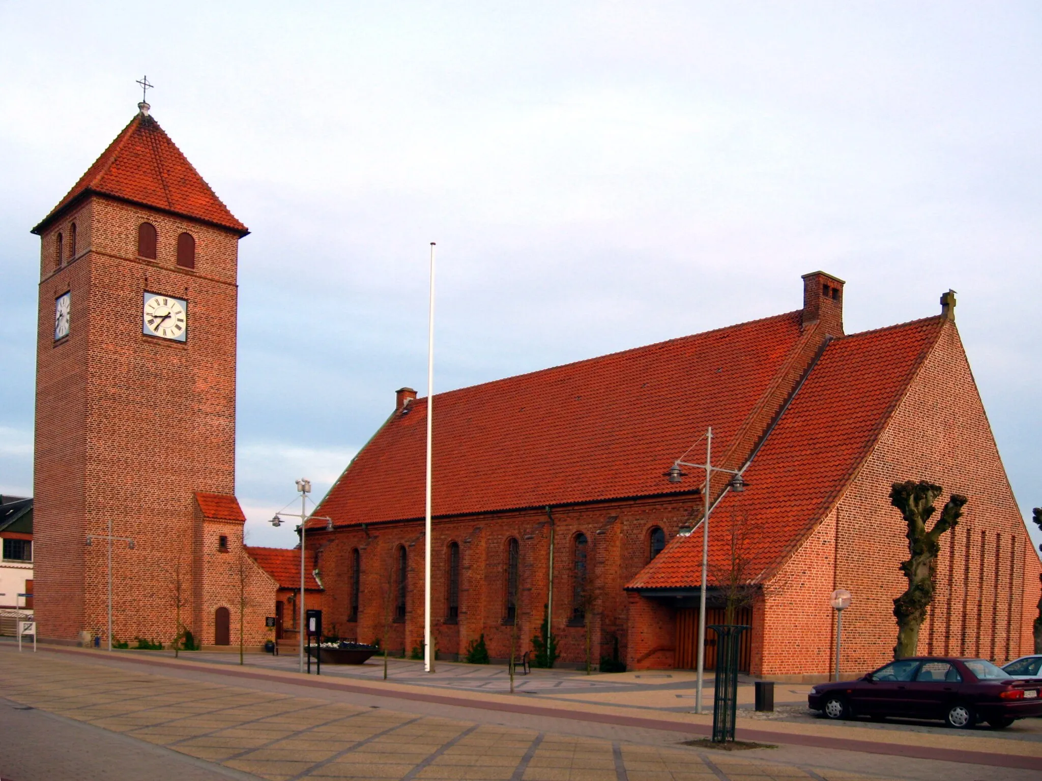 Photo showing: Brønderslev Kirke