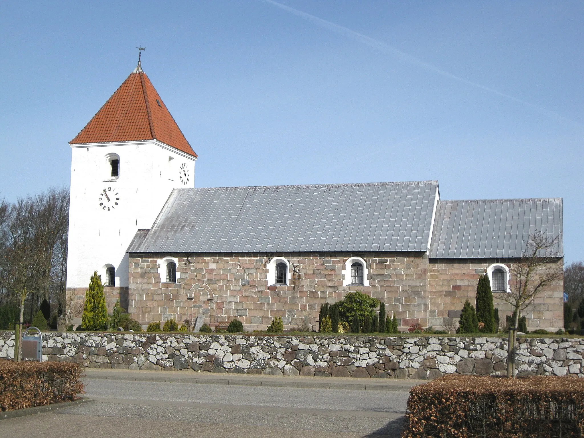 Photo showing: The church "Farsø Kirke" in the small town "Farsø". The town is located in North Jutland, Denmark.