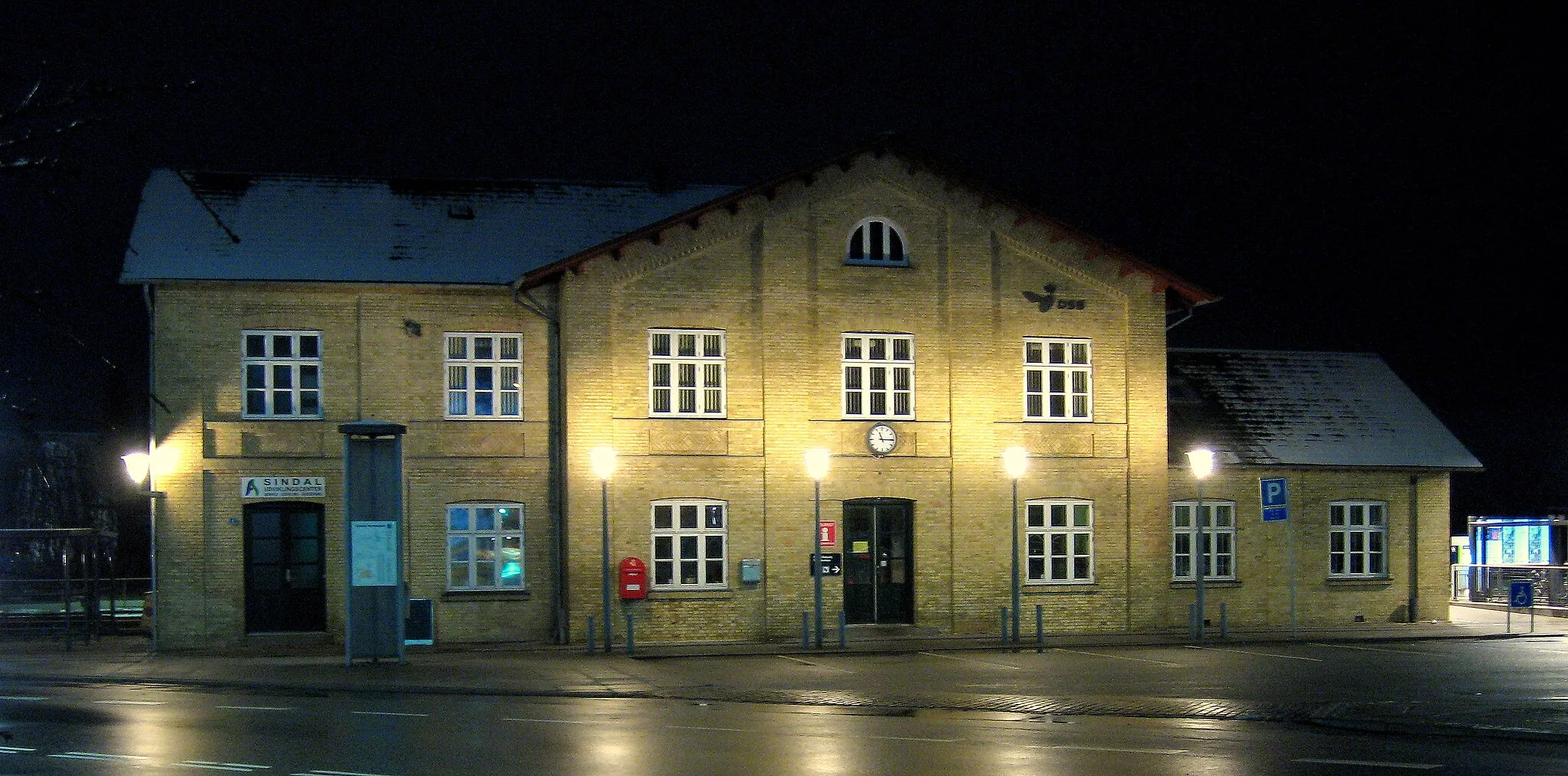 Photo showing: SINDAL [Denmark] railway station