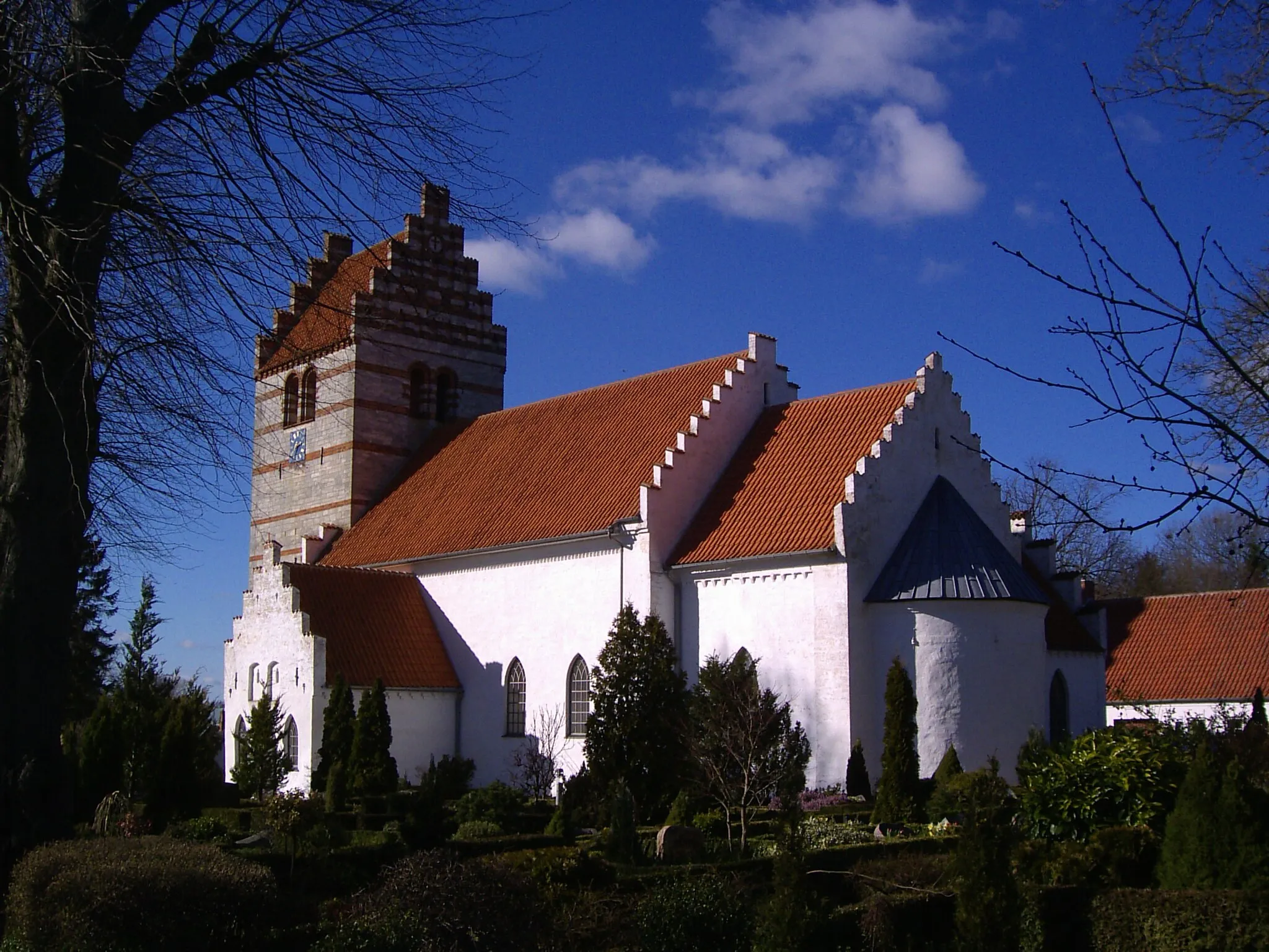 Photo showing: Hårlev Church, Hårlev parish, Municipality of Stevns, Region Sealand,  Denmark.
