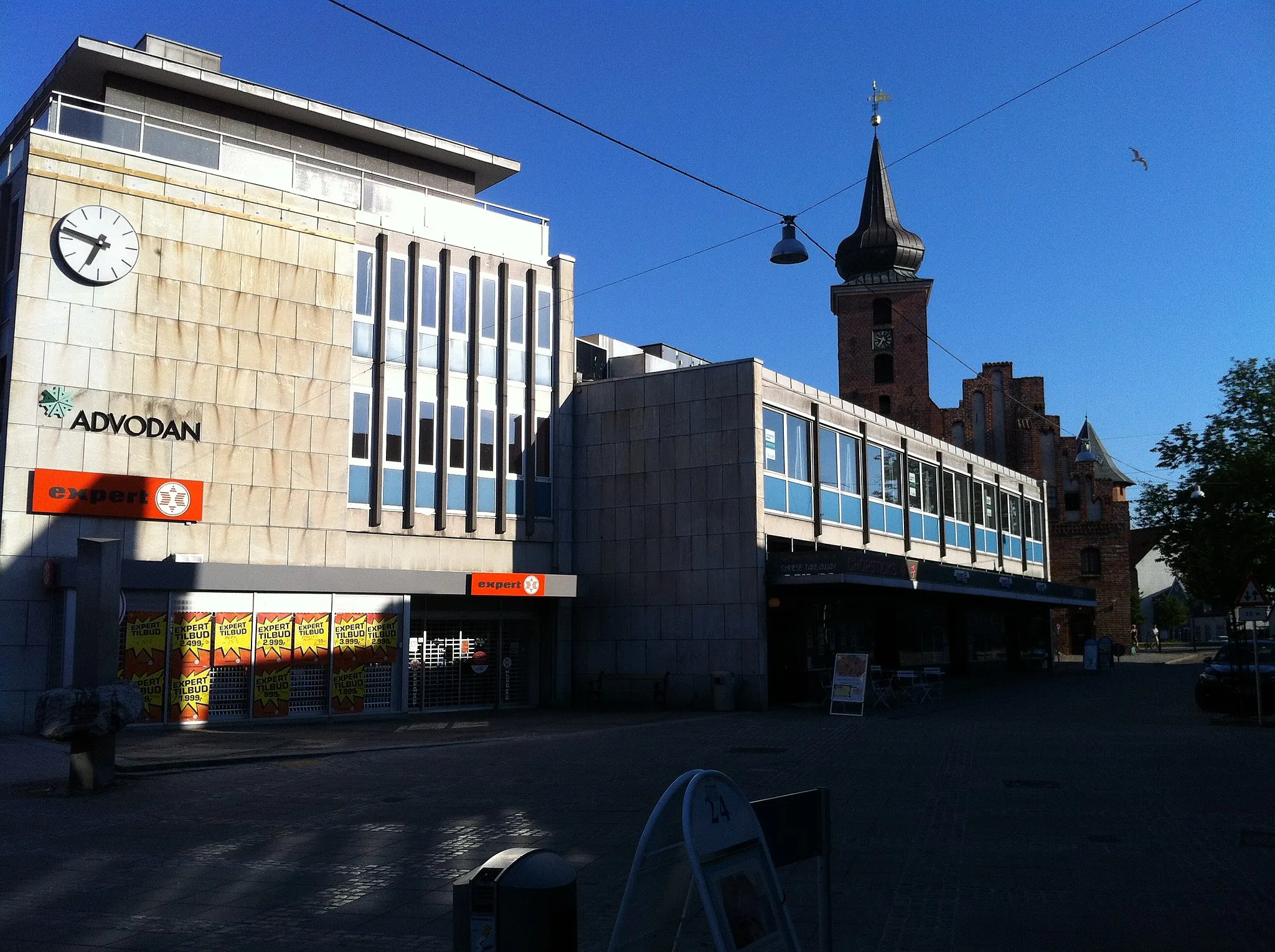 Photo showing: Church and lawyers office in Nykobing, Denmark