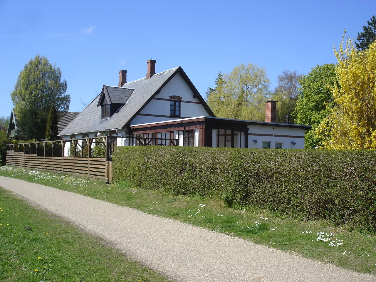 Photo showing: Nyråd Station fra SØ