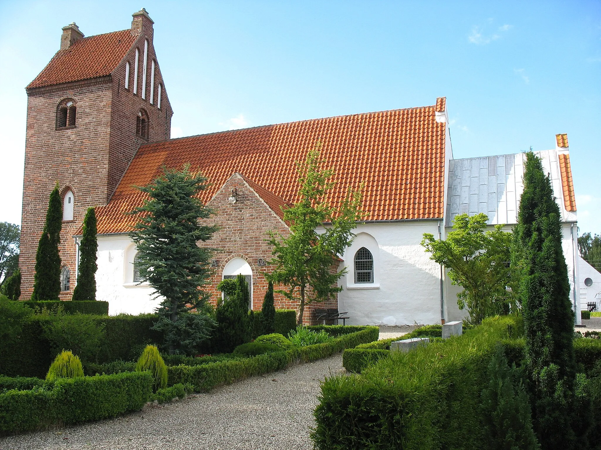 Photo showing: The church "Tune Kirke" in the small town "Tune", located in North East Zealand, east Denmark.