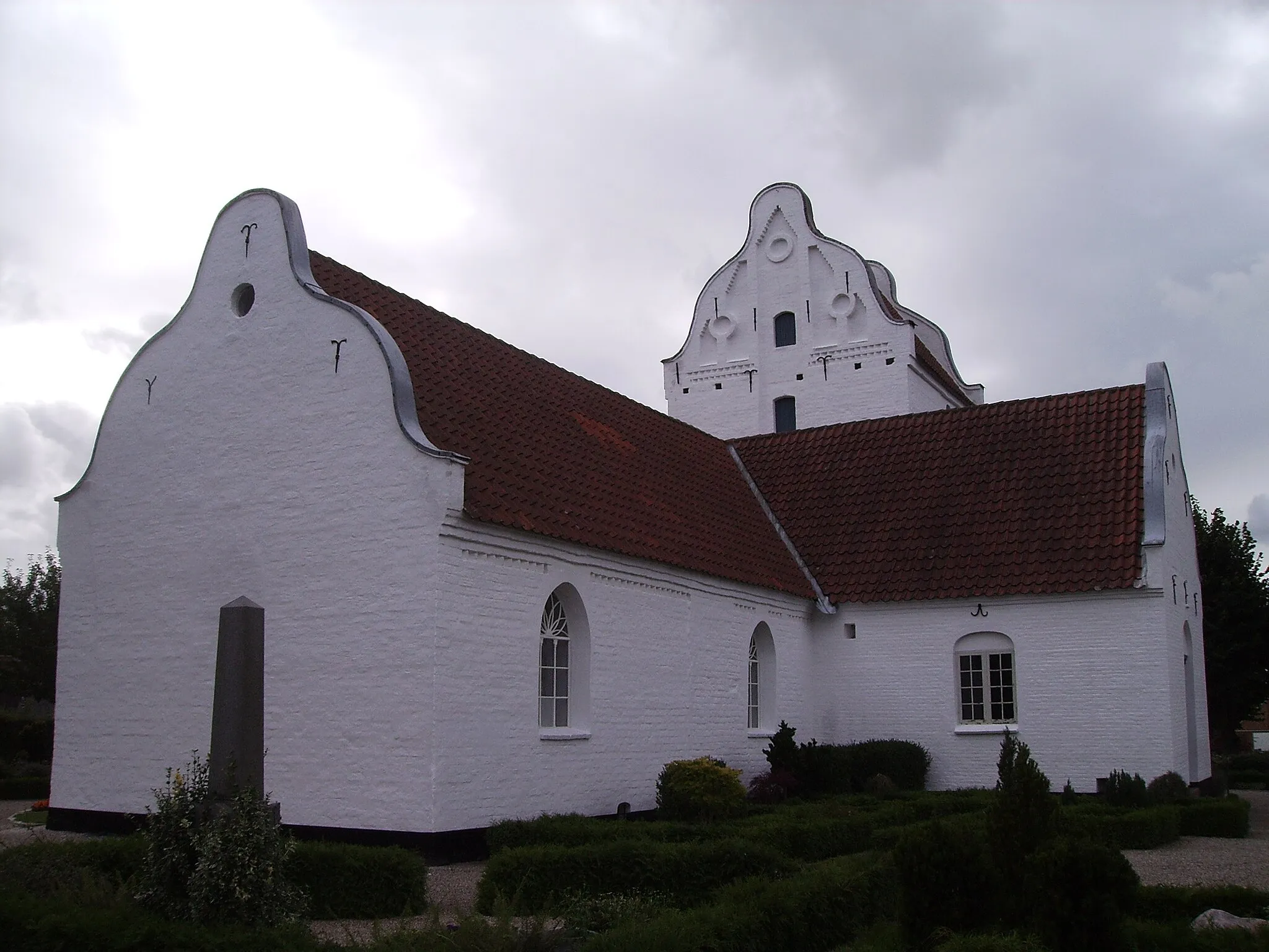 Photo showing: Højby Kirke fra nordøst, Højby Sogn, Åsum Herred, Odense Amt, Denmark (Danish Church)
