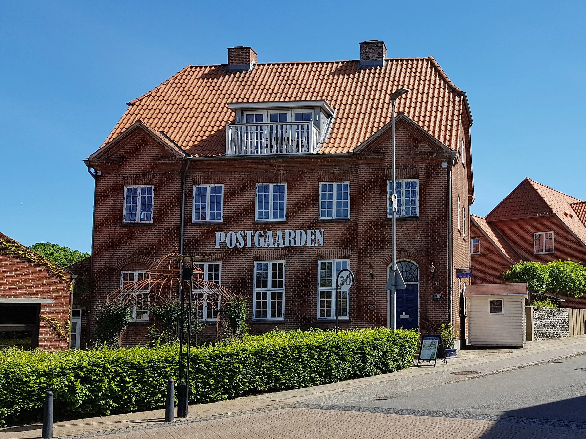 Photo showing: Den nordlige ende af Søndergade i Holsted