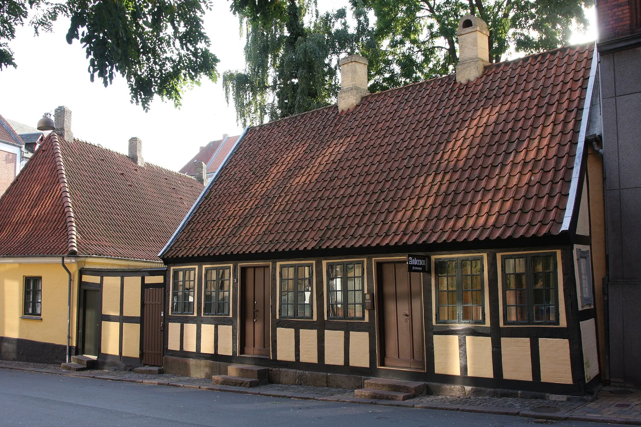 Photo showing: Fairy-tale author Hans Christian Andersen's childhood home in Odense on Fyn in Denmark.