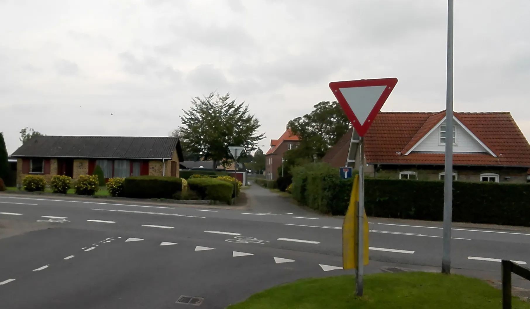 Photo showing: Ringe-Nyborg Banens tracé på Banestien i Ørbæk starter fra Odensevej - taget fra Birkevej, der delvis er anlagt på tracéet.