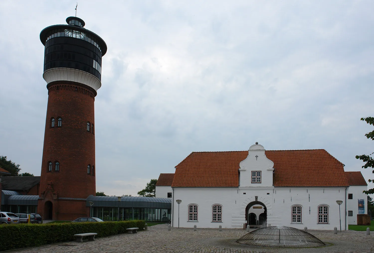 Photo showing: Tønder: Museum und ehemaliger Wasserturm (zum Museum gehörig, Ausstellung für Stuhl-Design Hans J. Wegner)