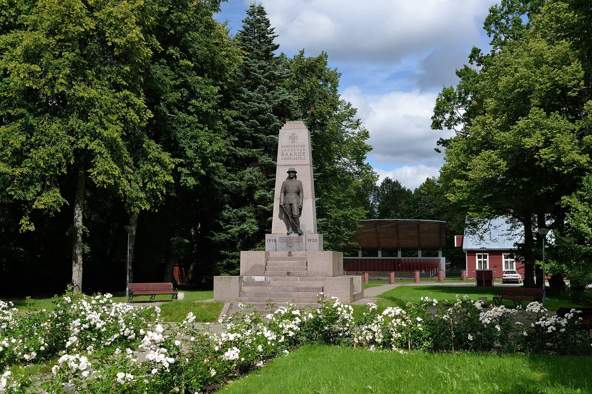 Photo showing: Statue of Estonian War of Independence in Kilingi-Nõmme (Estonia)