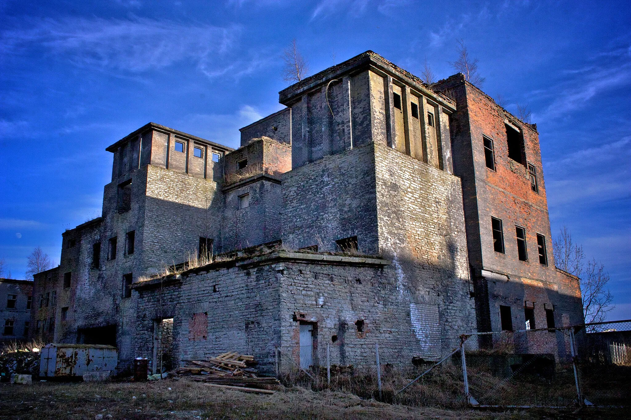 Photo showing: Abandoned factory building in Maardu.