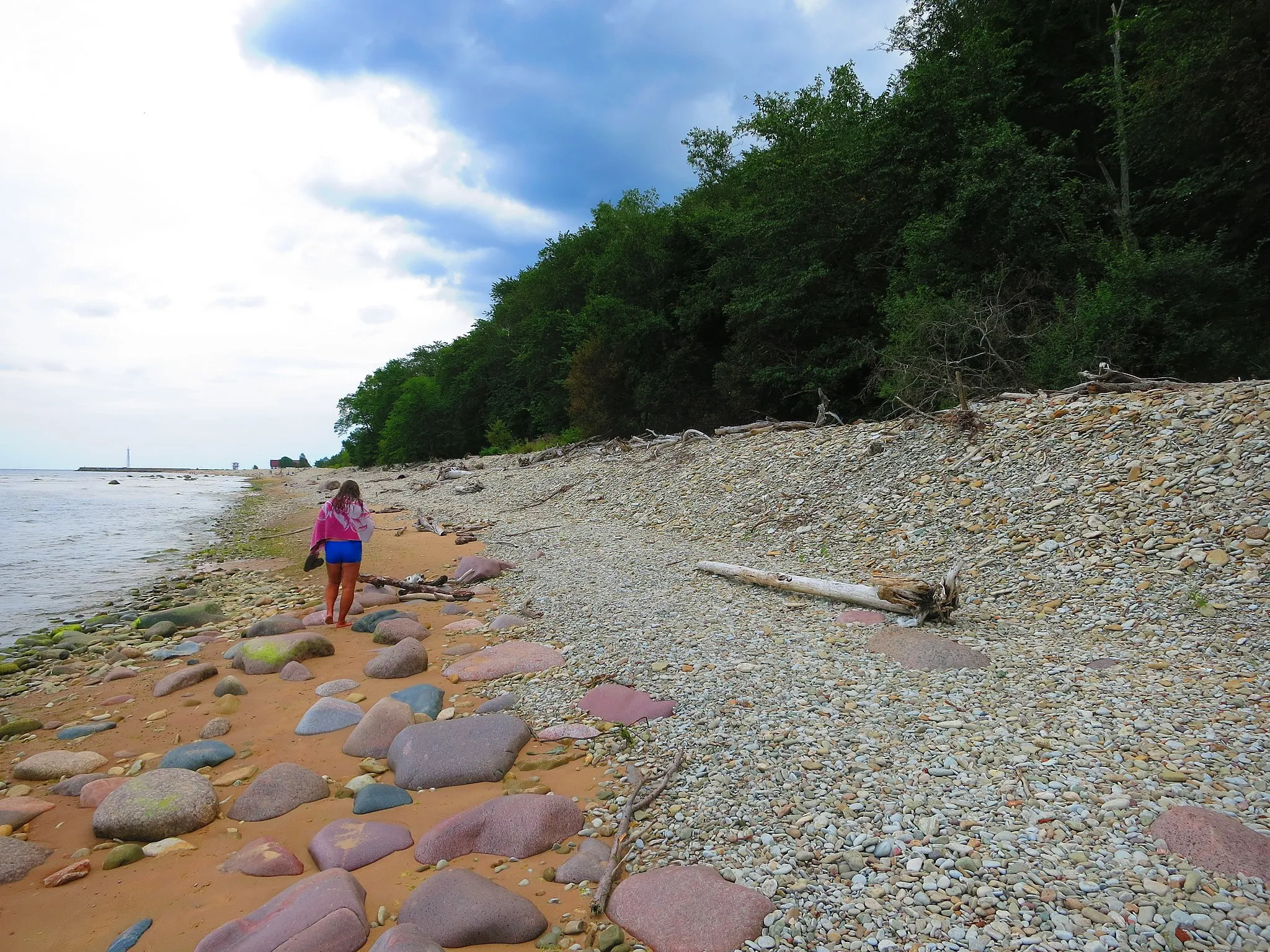 Photo showing: Beach of Gulf of Finland between Toila Spa Hotel and Toila harbour