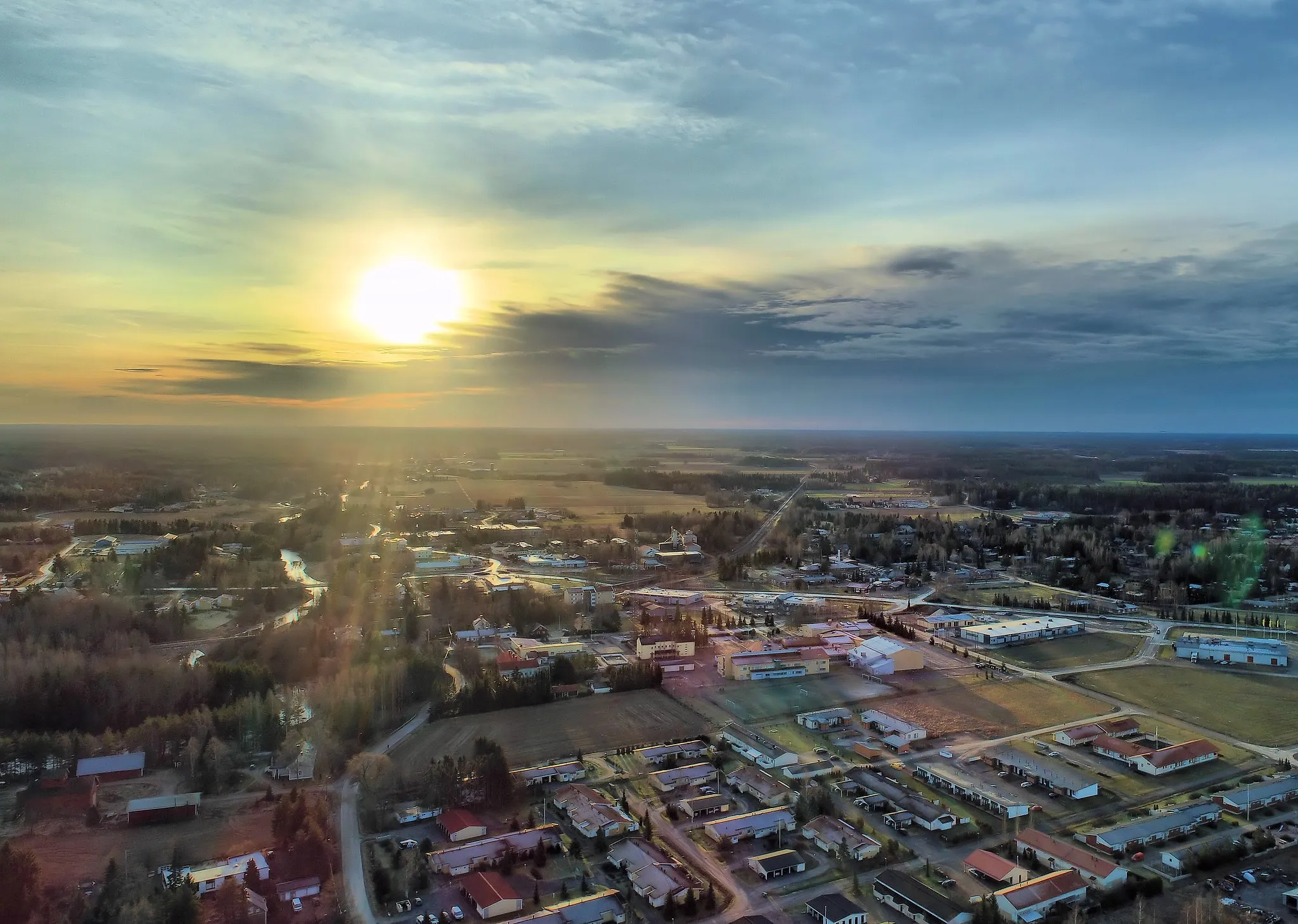 Photo showing: Aamuinen drone-ilmakuva Auran kunnan keskustasta. Kuvan ottaja Jorma Peltoniemi.