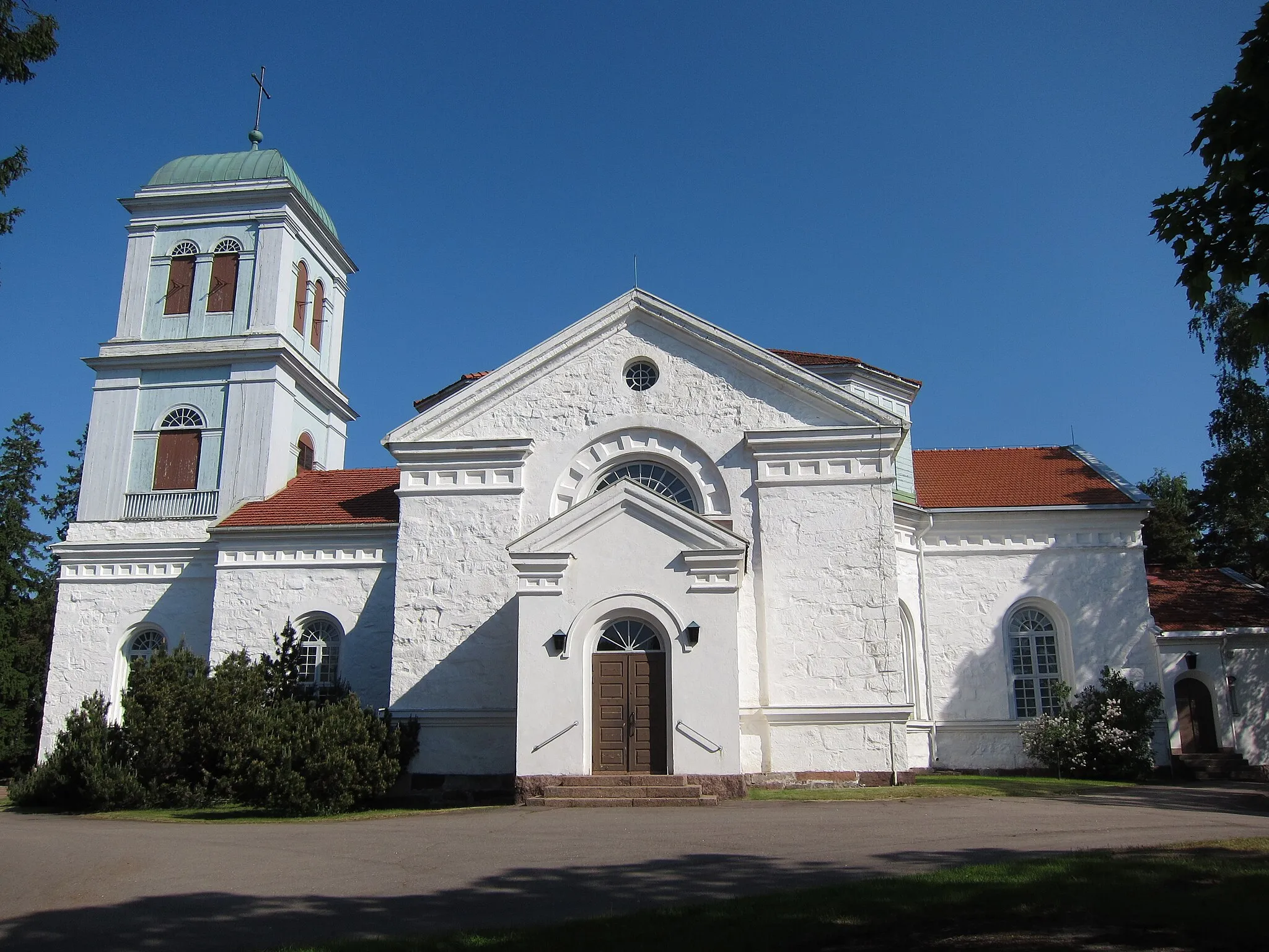 Photo showing: Kymin kirkko Kotkassa Helilän kaupunginosassa.