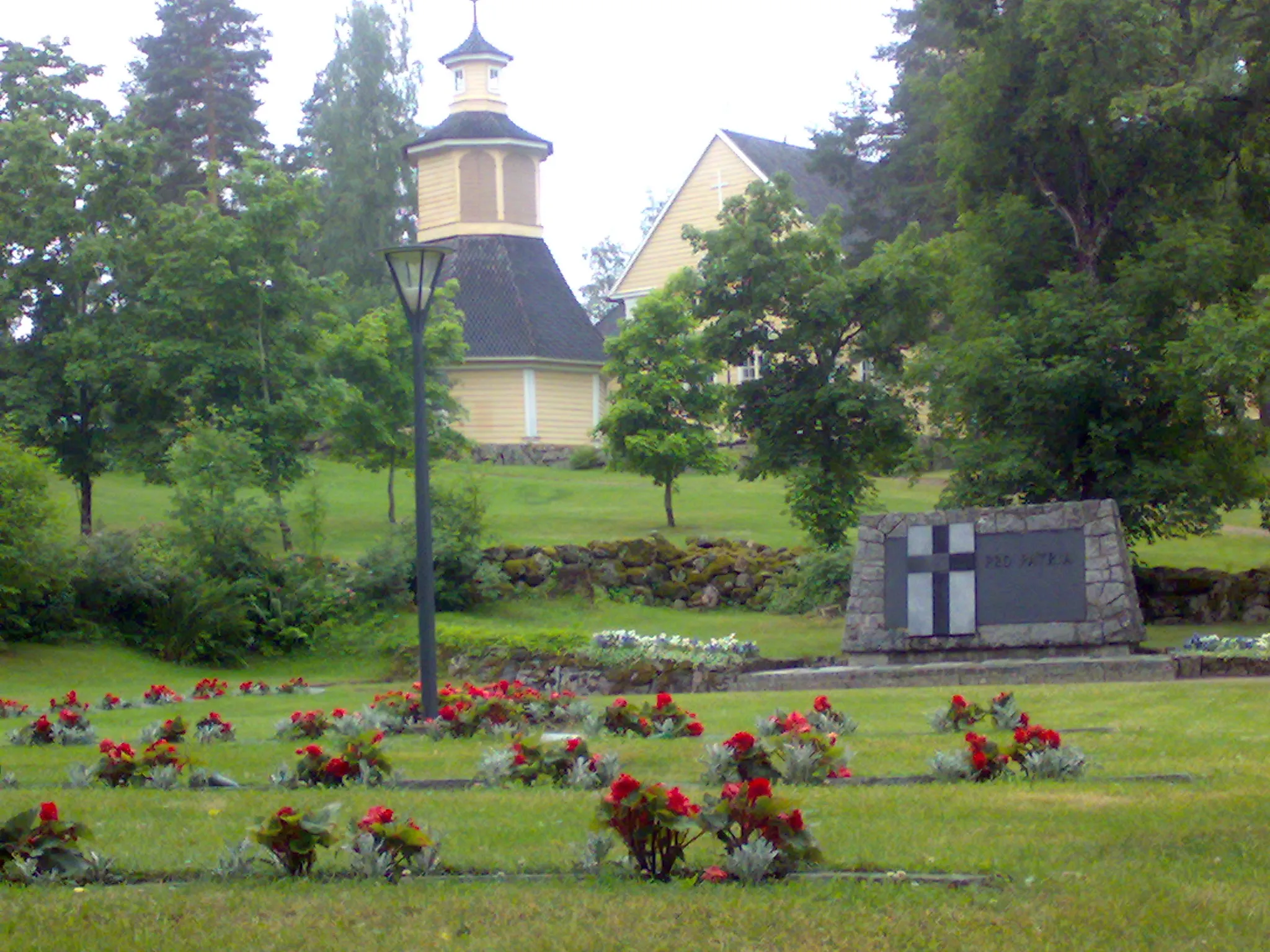 Photo showing: Military cemetary at church in Nastola, Finland