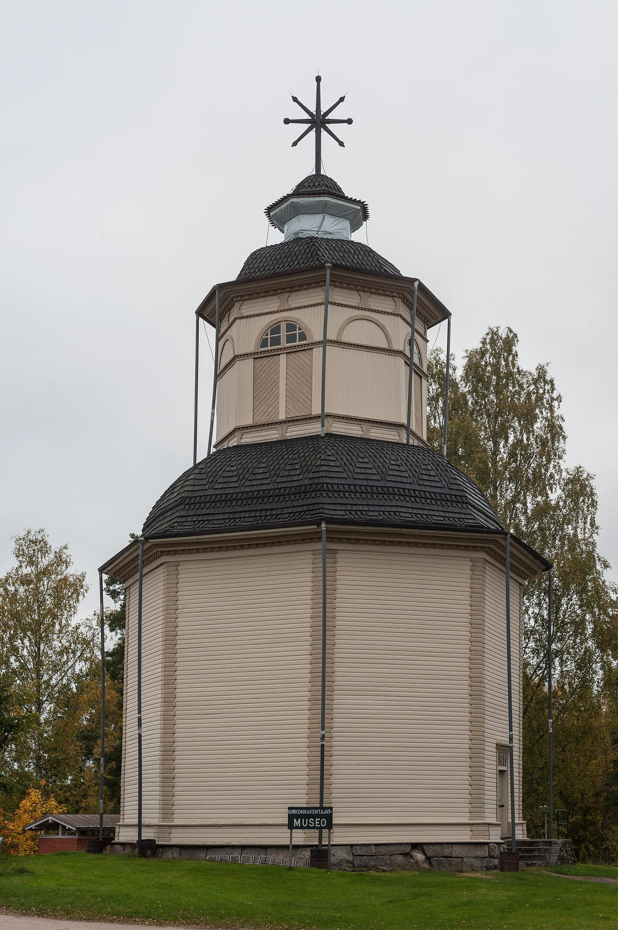 Photo showing: This is a photo of a monument in Finland identified by the ID 200953