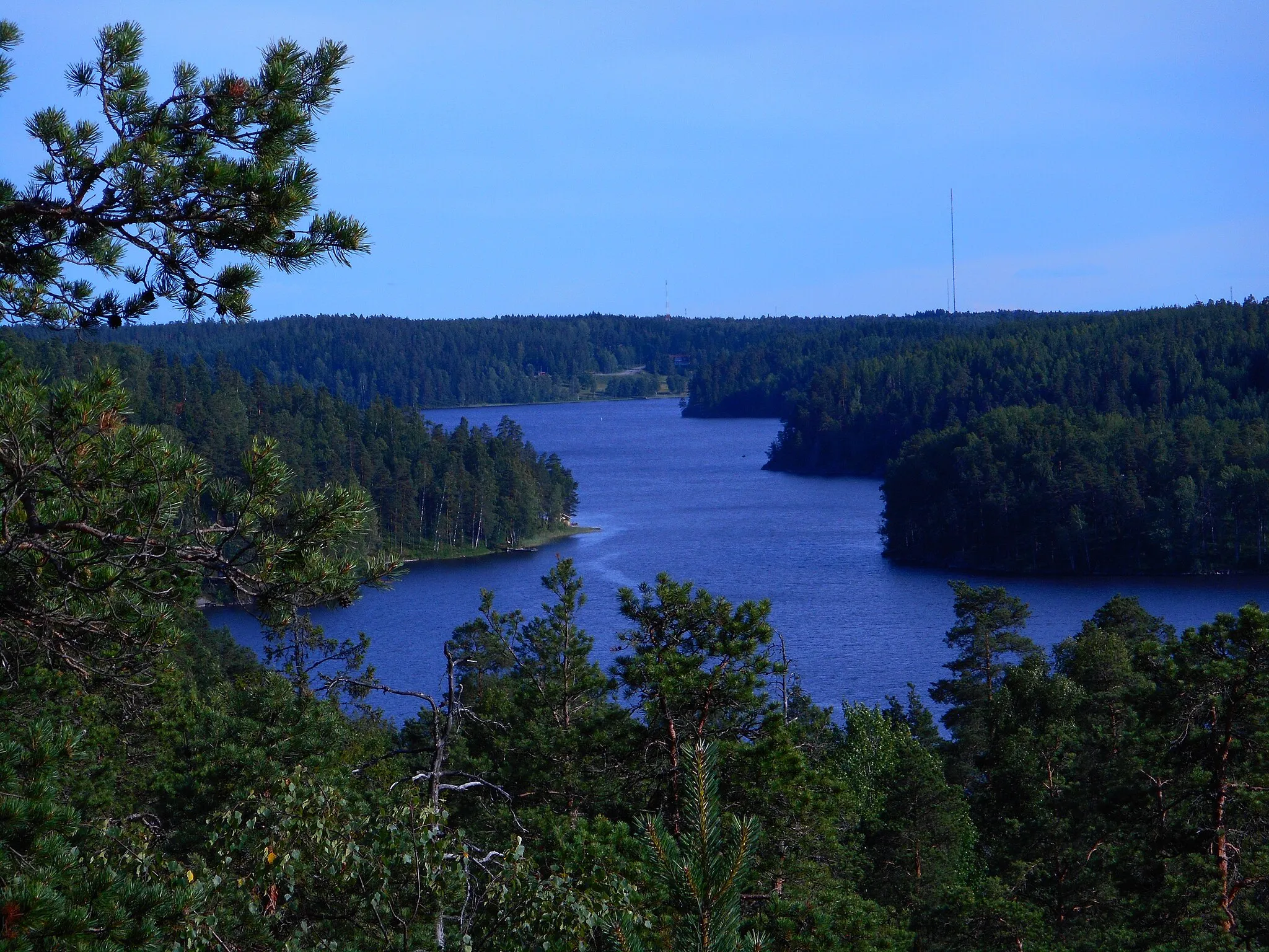 Photo showing: Lake Pitkäjärvi in Nuuksio National Park