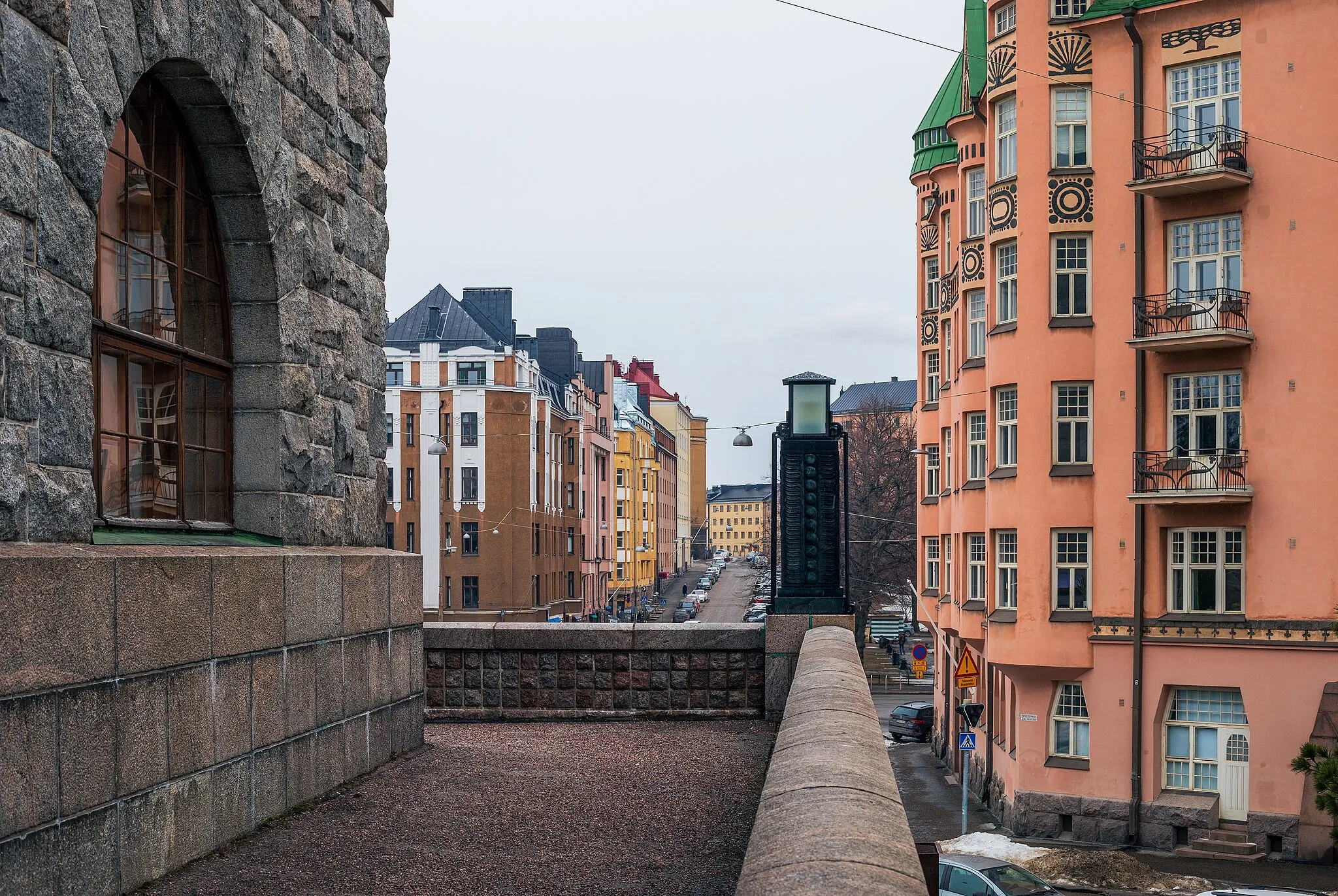 Photo showing: A view towards Agricolankatu street from Kallio Church in Linjat, Kallio, Helsinki in 2022 March.