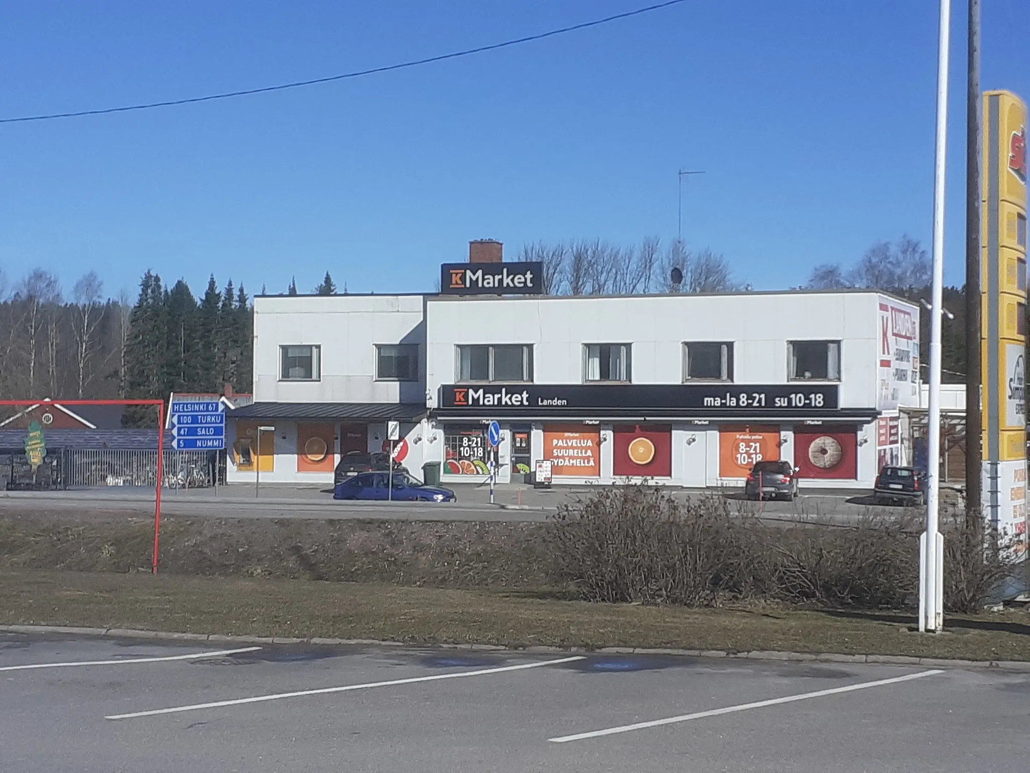 Photo showing: K-Market store of the Saukkola village along the regional road 110 in Lohja, Finland