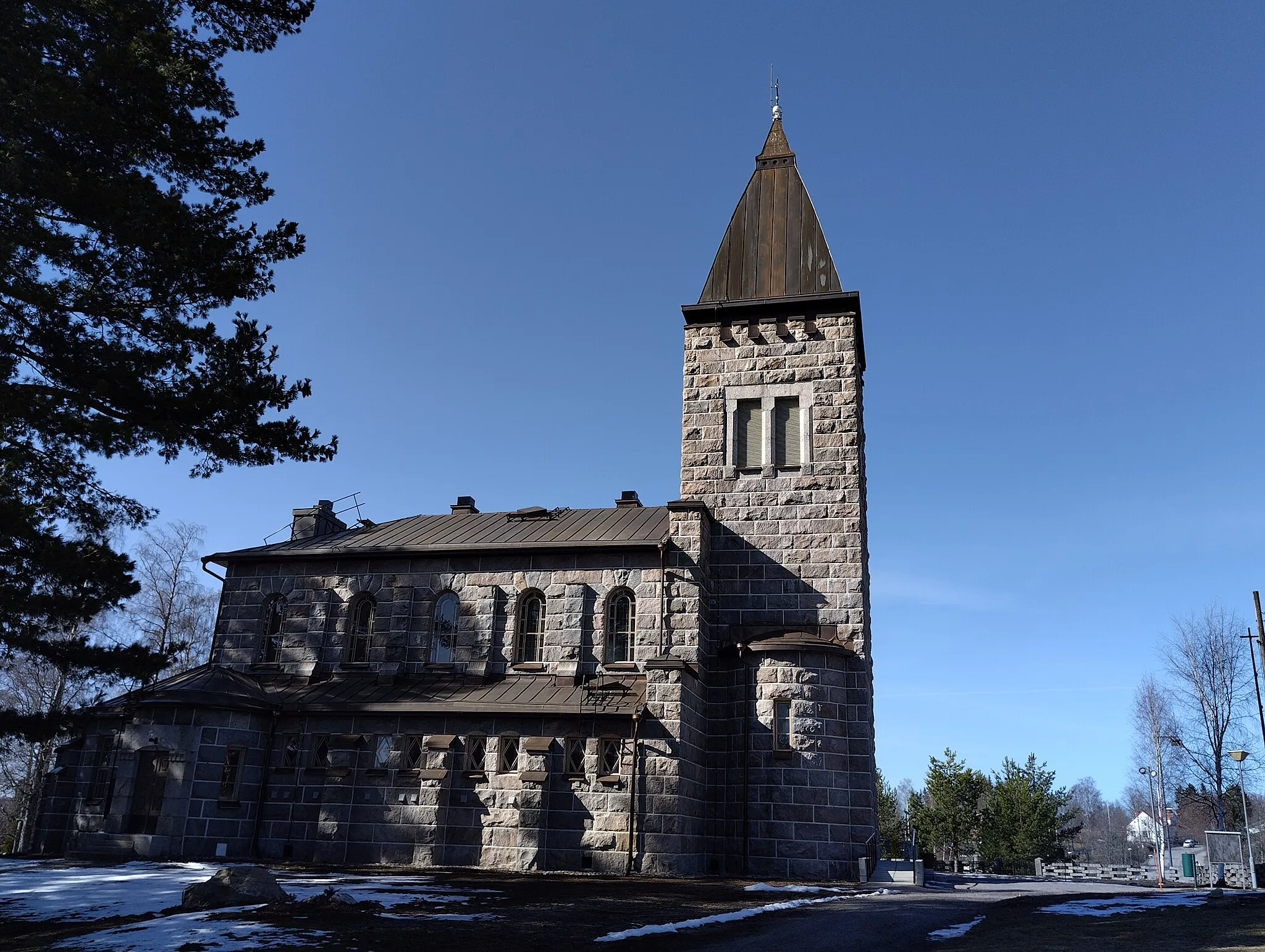 Photo showing: Pornainen Church on Good Friday, April 7, 2023.