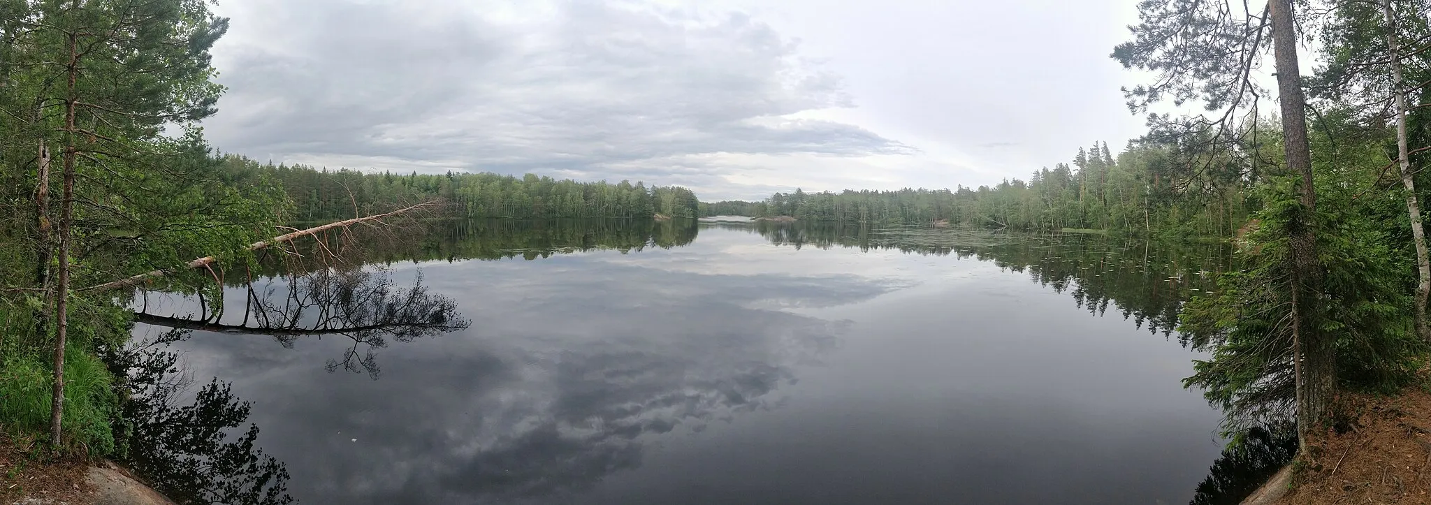 Photo showing: Fiskträsk is a lake near Sipoonkorpi National Park