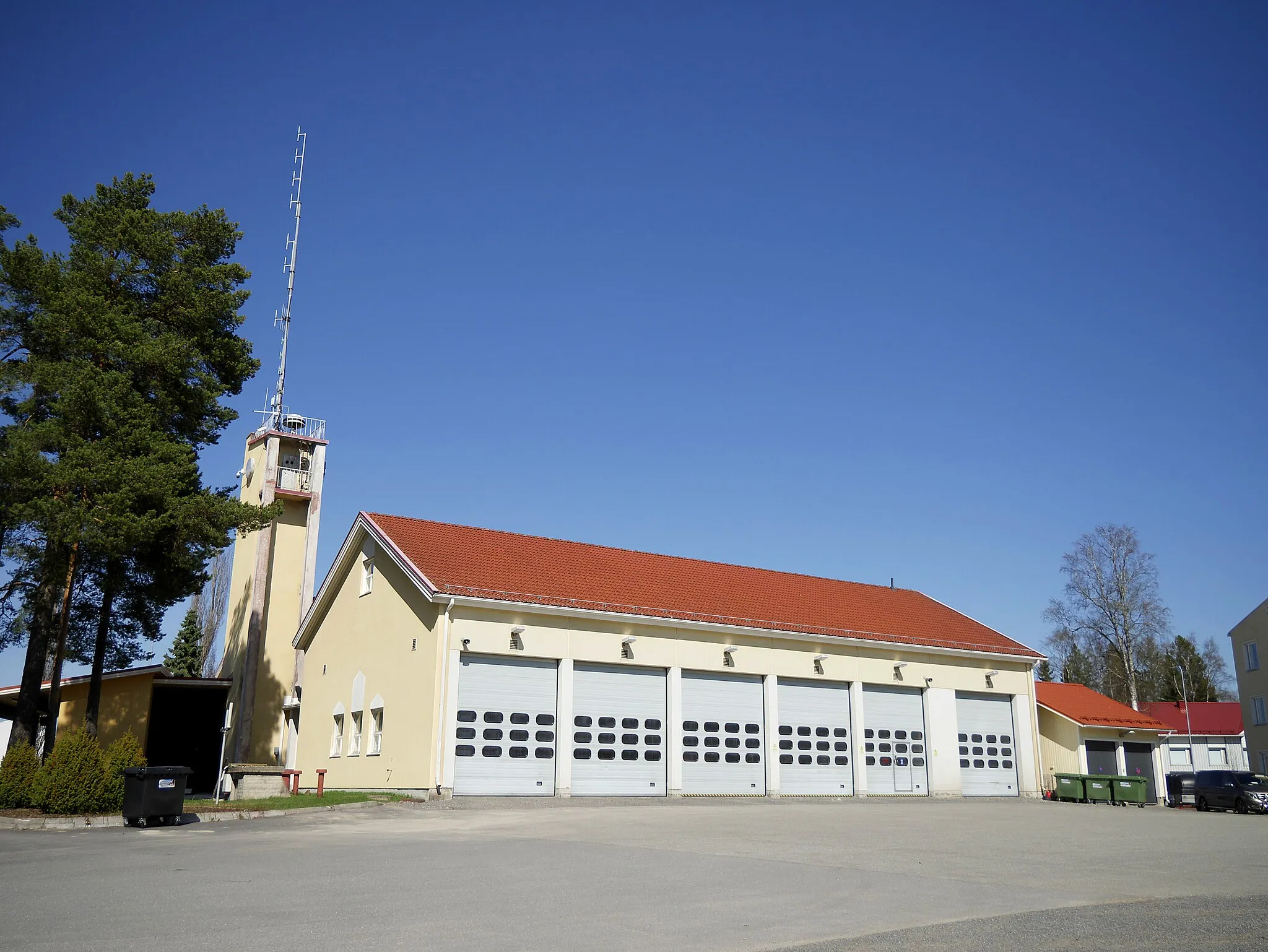 Photo showing: Alajärvi fire station.