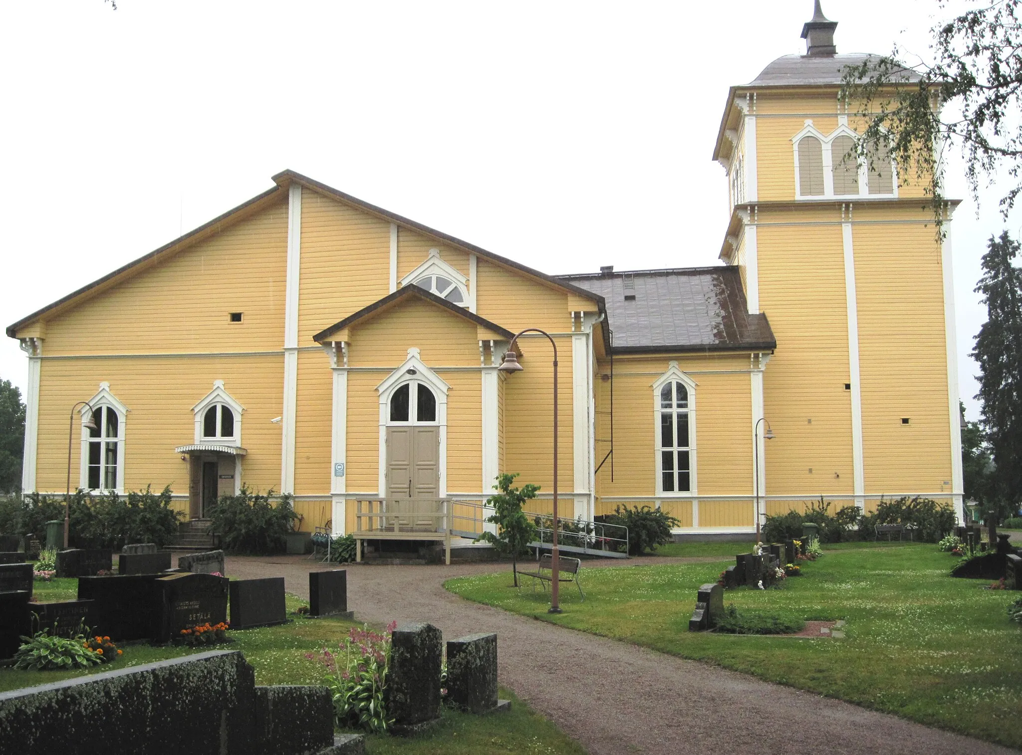 Photo showing: Eurajoen kirkko kesällä 2012