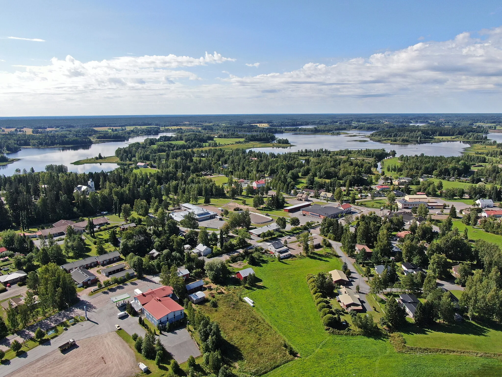 Photo showing: Jämijärven taajamaa ja Jämijärvi vuonna 2020.
