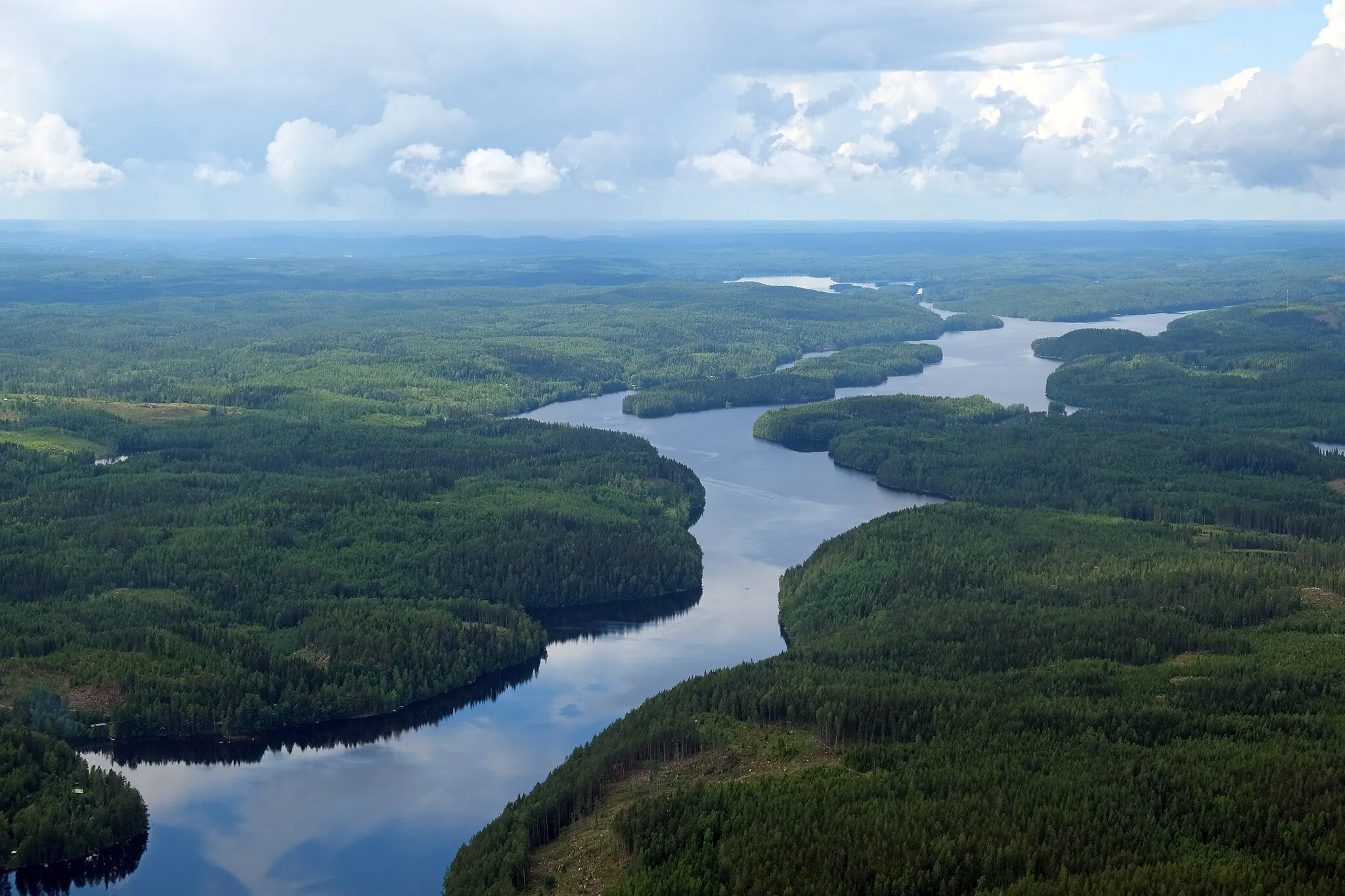 Photo showing: Isojärvi Isojärven kansallispuistossa.