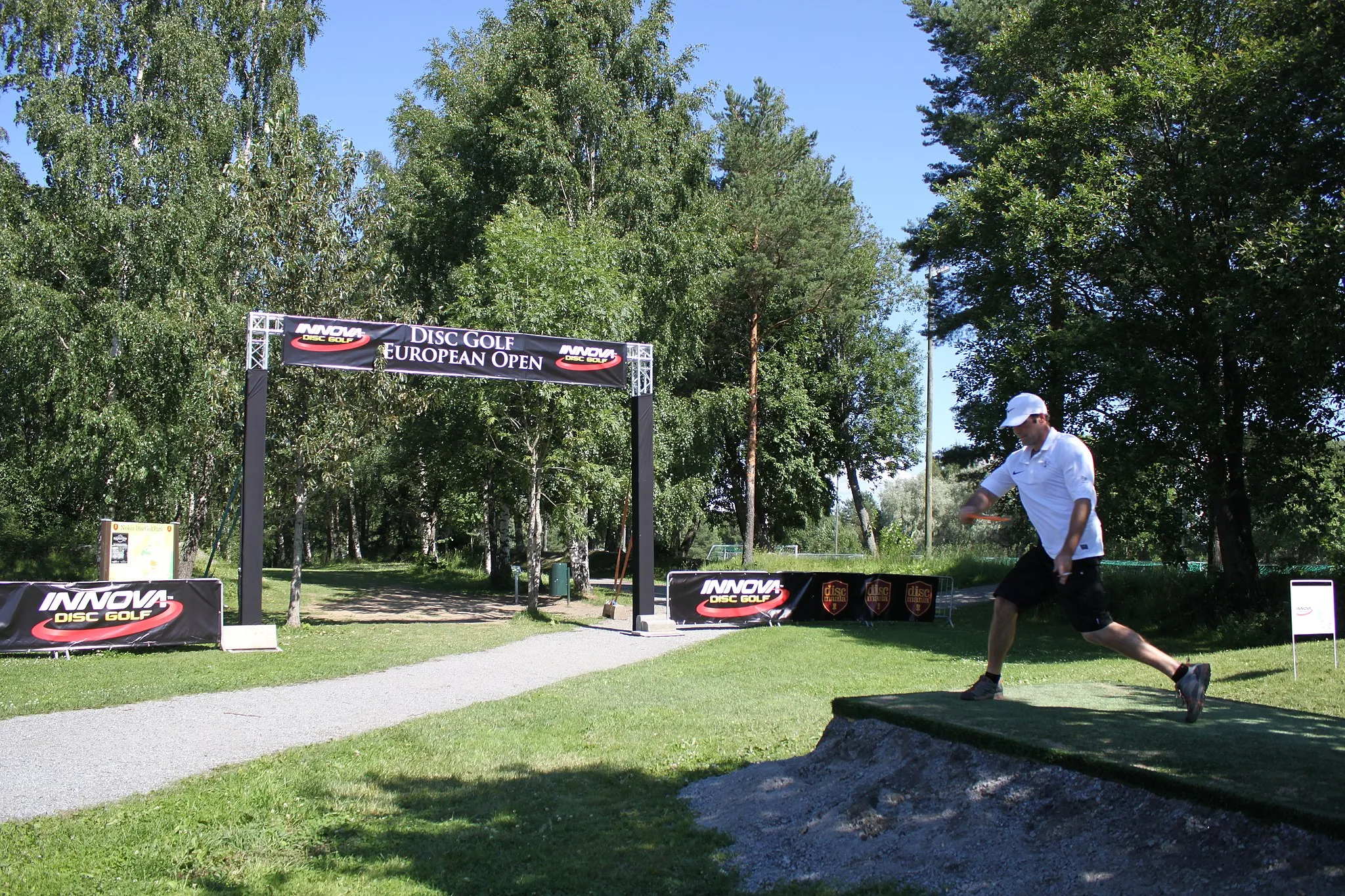 Photo showing: 2011 disc golf European Open champion David Feldberg practicing at hole 1