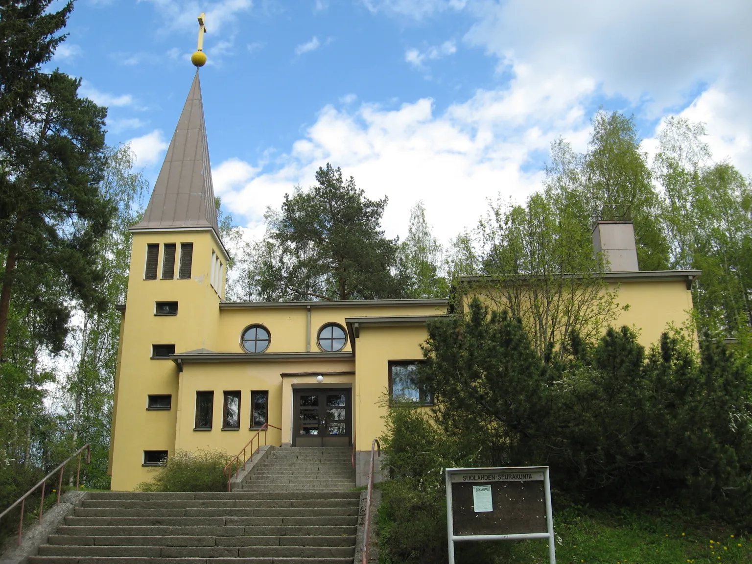 Photo showing: Church of Suolahti in Äänekoski, Finland (May 24, 2008)