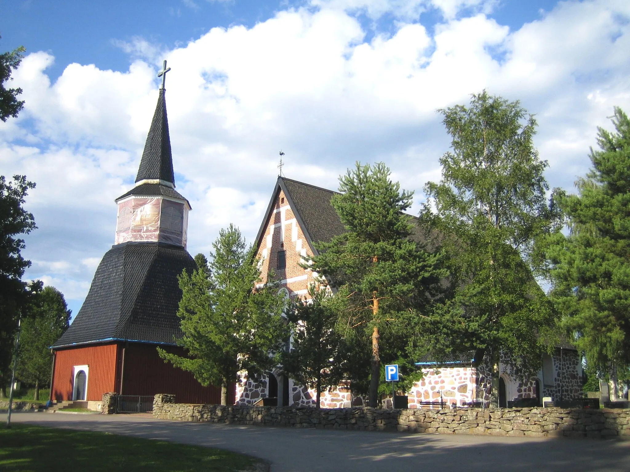 Photo showing: Ulvila Church and Belfry (on the left) in Ulvila, Finland