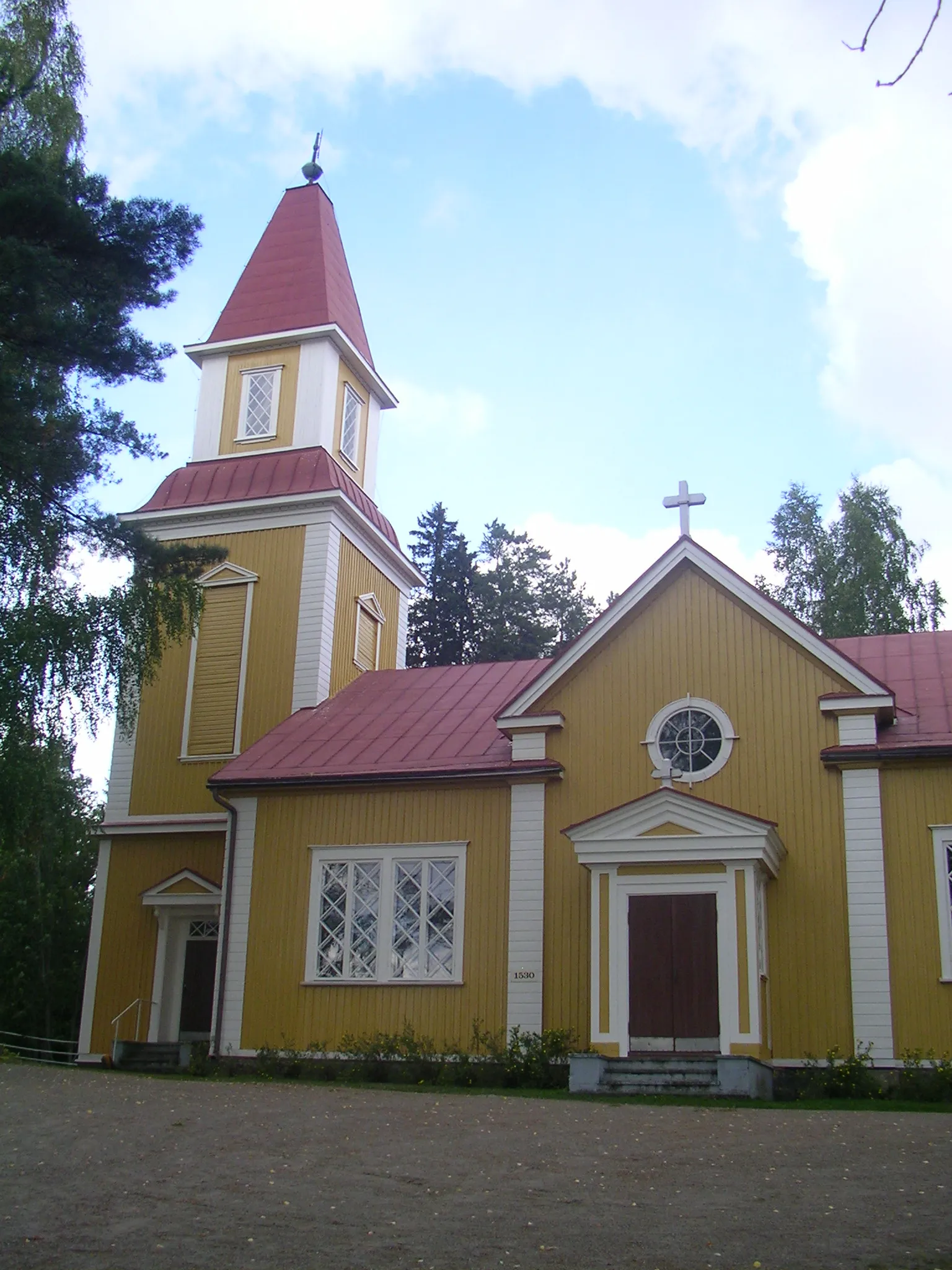 Photo showing: The Halkivaha (luhteran) Church in Urjala, Finland. Built in 1923–1926. Architect: Heikki Tiitola