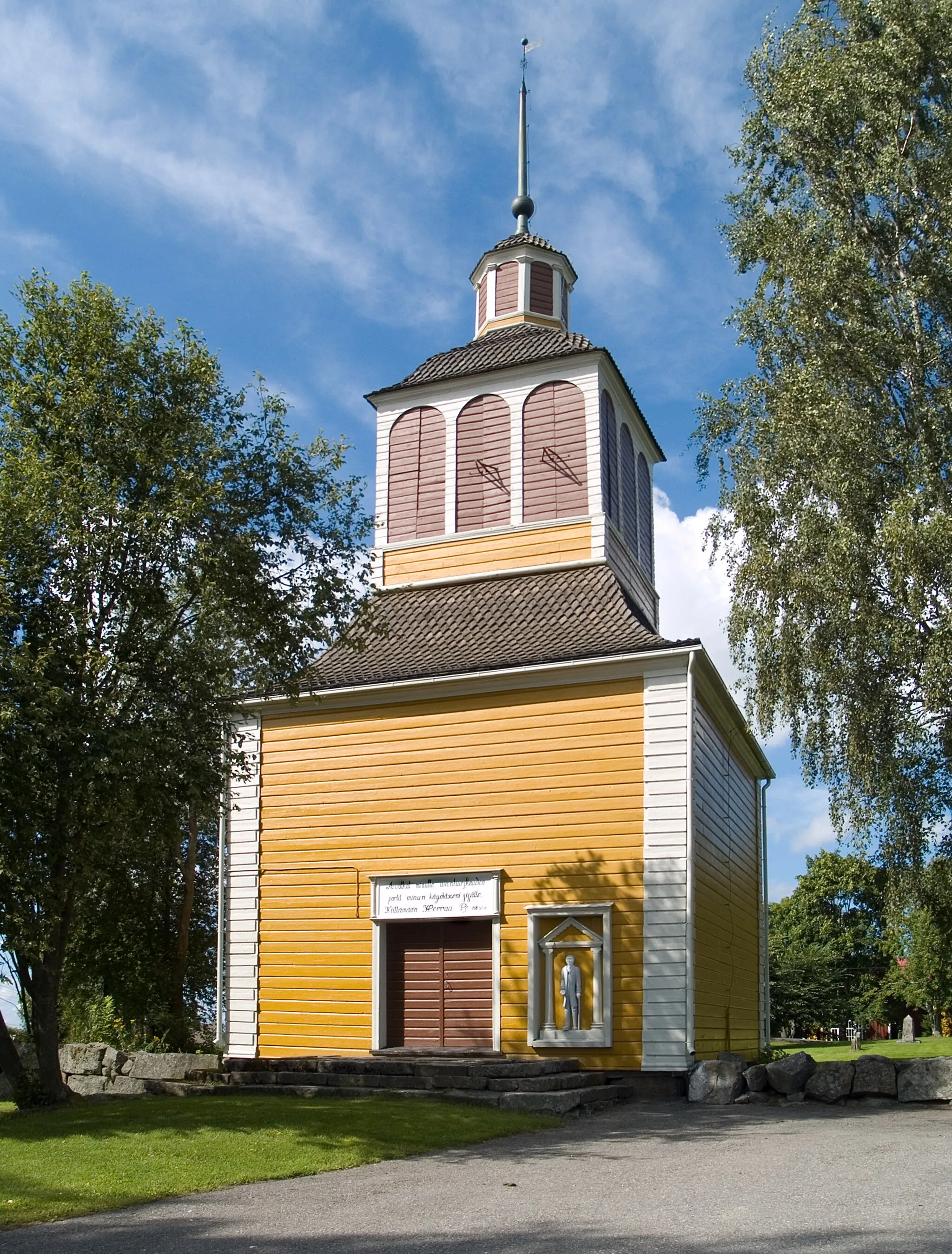 Photo showing: The separate steeple of the Vähäkyrö Lutheran church in Vähäkyrö, Vaasa, Finland.