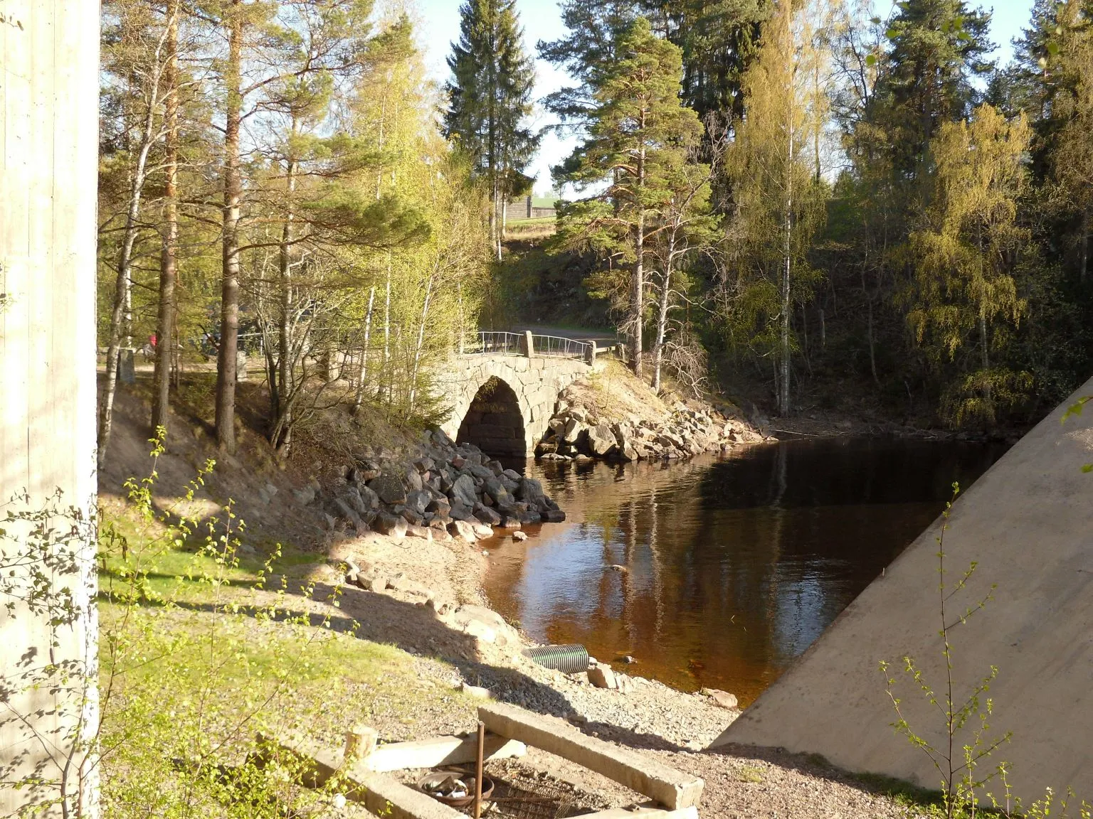 Photo showing: Old stone bridge
