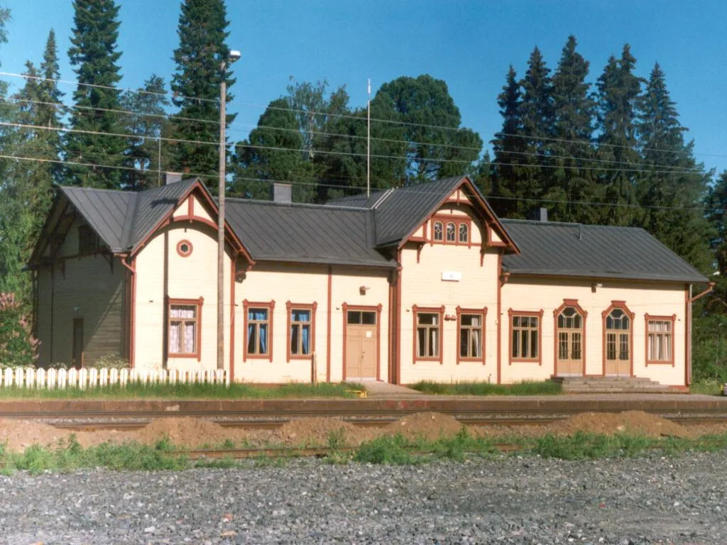 Photo showing: Railway station at Ii, Finland ("Ii" is the shortest palce name in Finland).