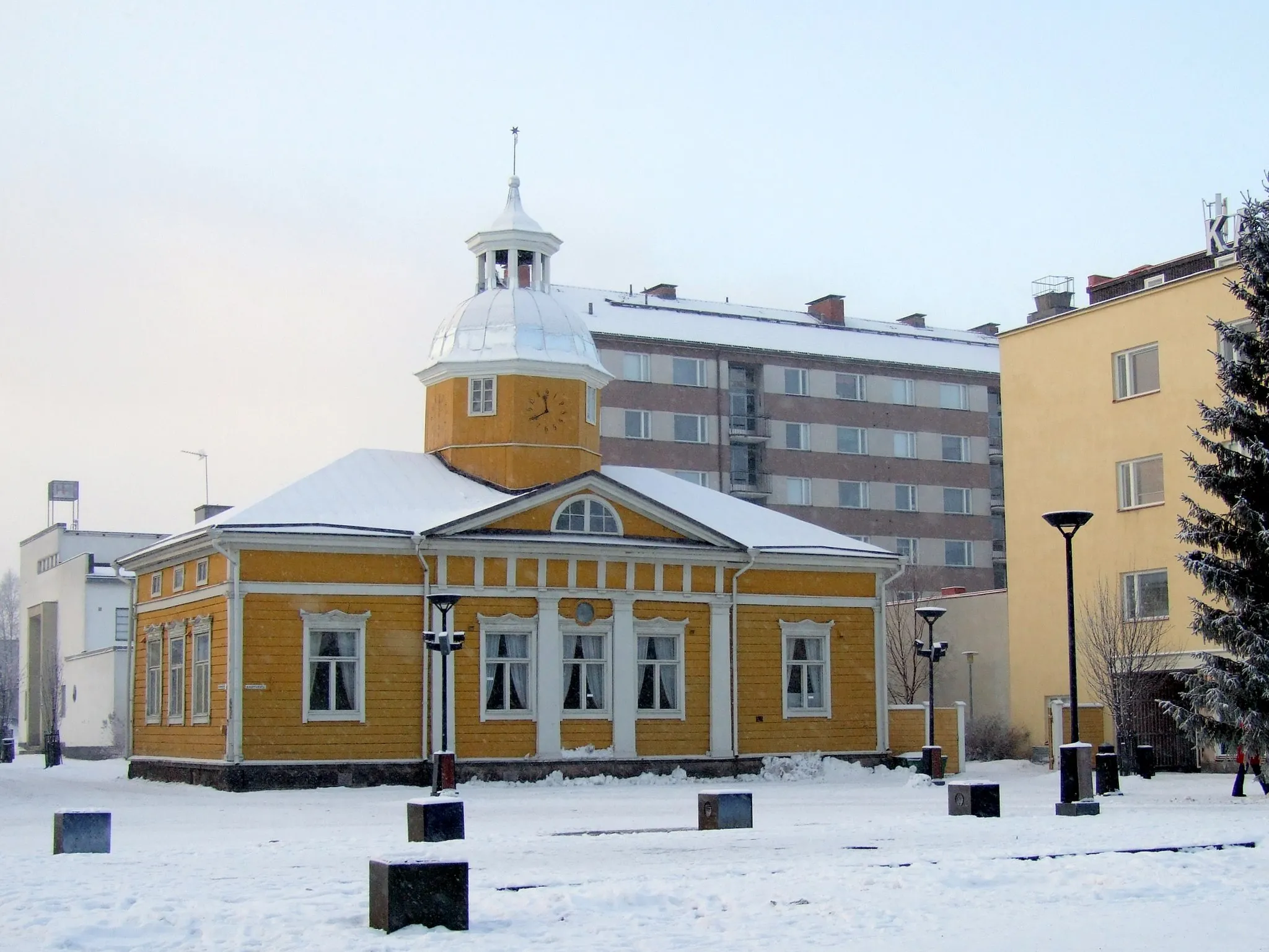 Photo showing: The old town hall of Kajaani. It was designed by architect Carl Ludvig Engel and built in 1831.